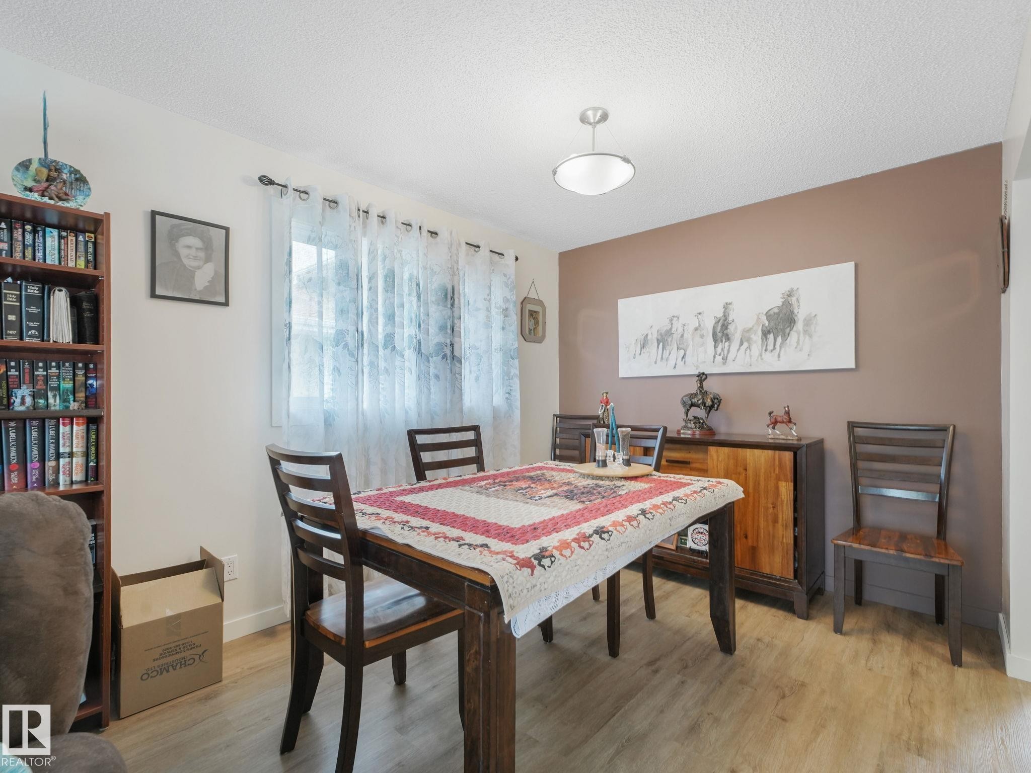 7120 39 Avenue, Edmonton, AB - Indoor Photo Showing Other Room