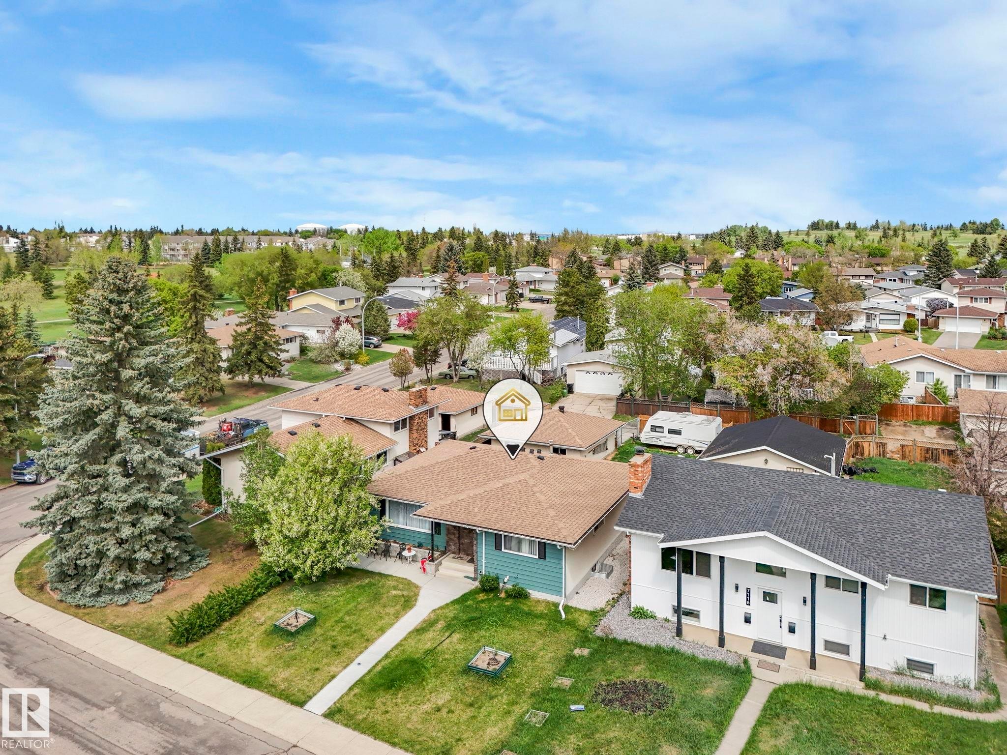 7120 39 Avenue, Edmonton, AB - Outdoor With View