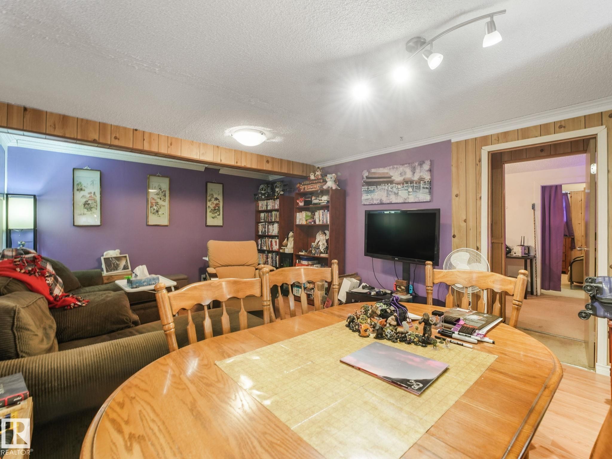 7120 39 Avenue, Edmonton, AB - Indoor Photo Showing Other Room