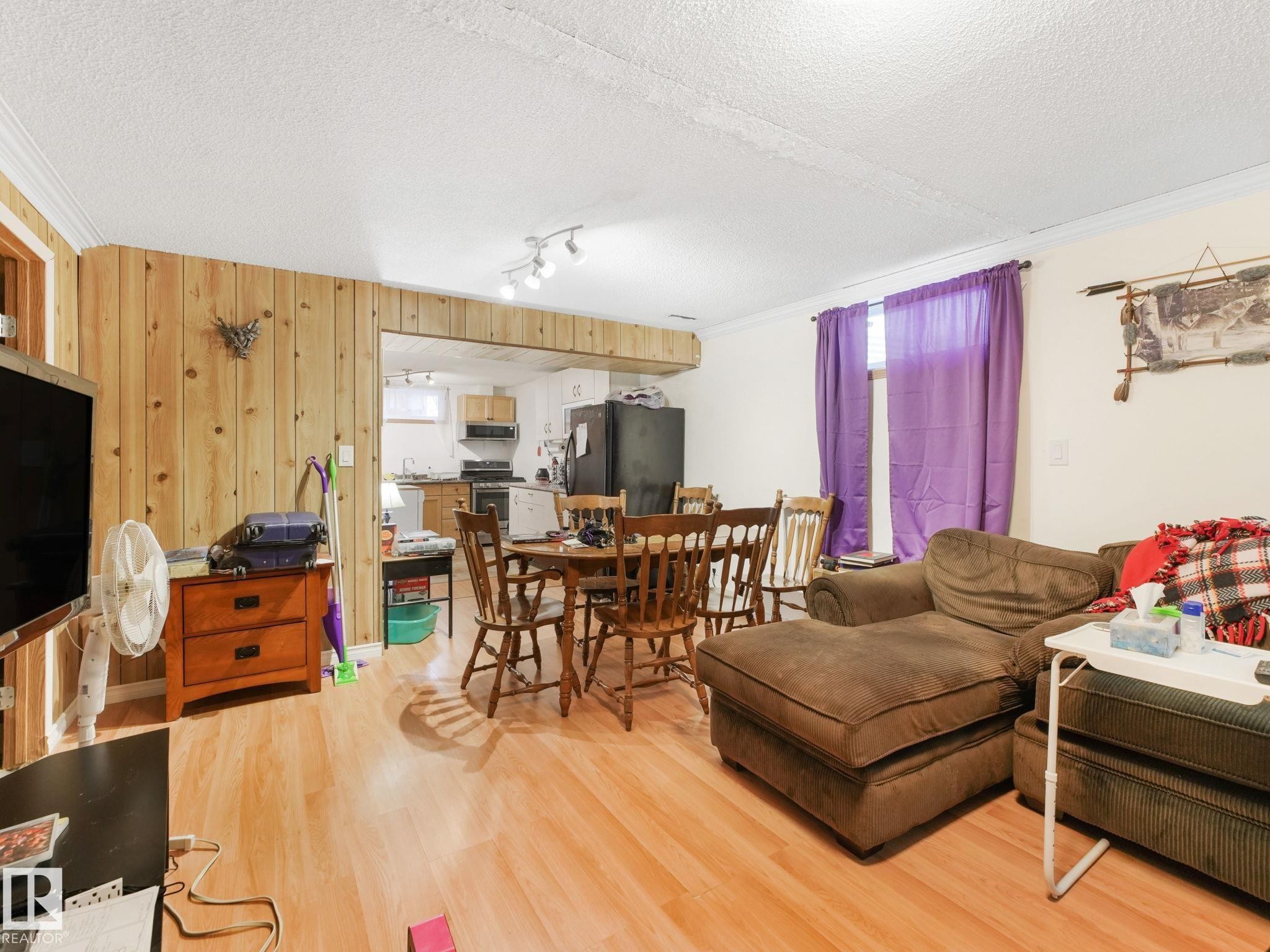 7120 39 Avenue, Edmonton, AB - Indoor