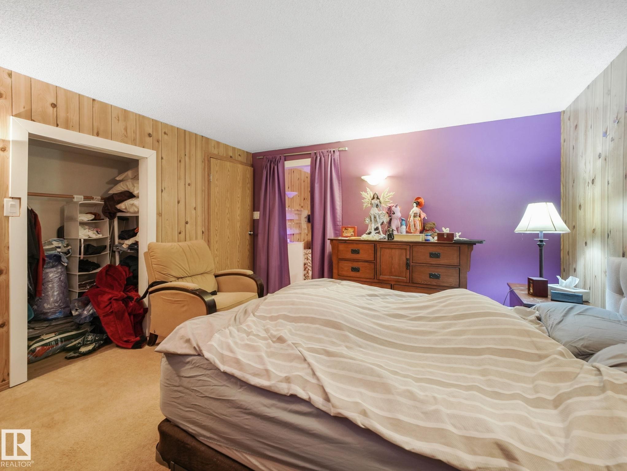 7120 39 Avenue, Edmonton, AB - Indoor Photo Showing Bedroom
