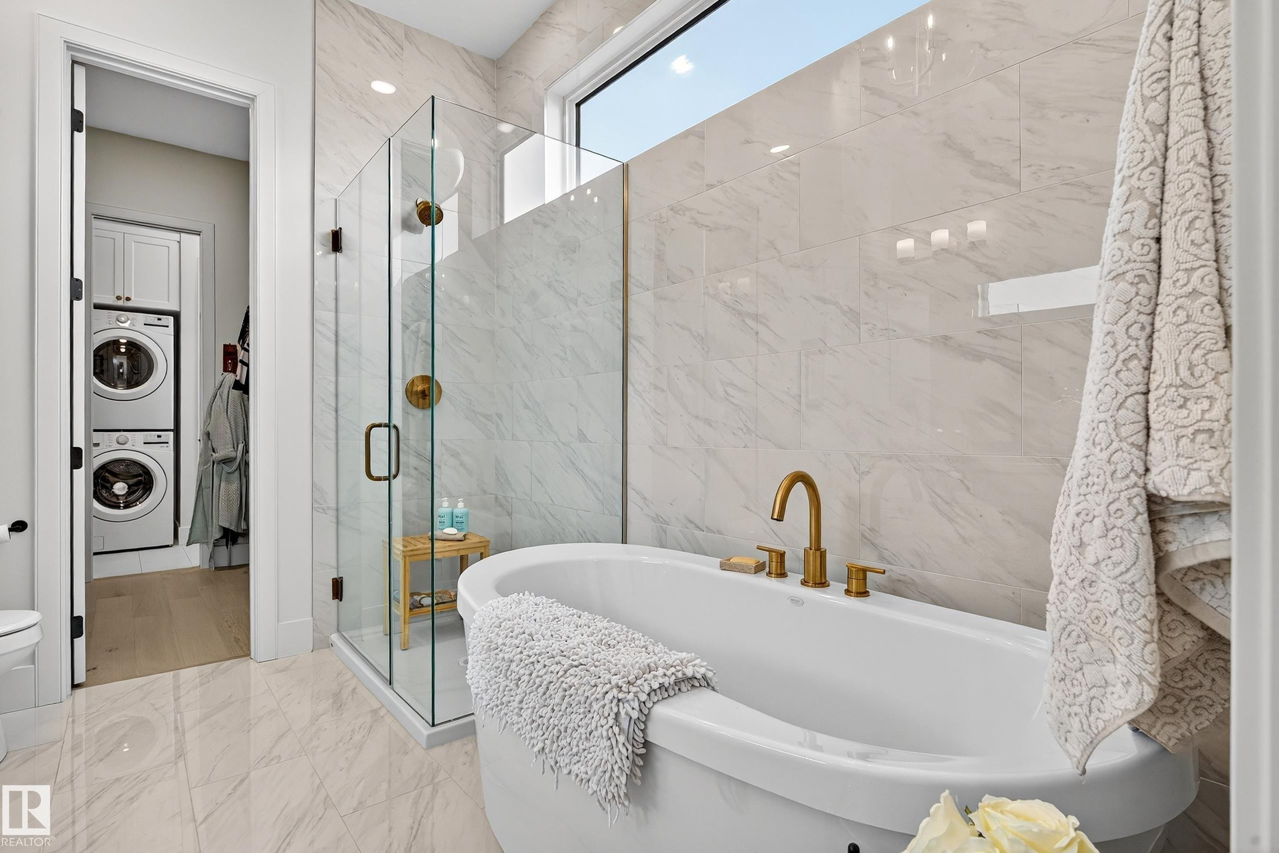 14 Jane Point(E), St. Albert, AB - Indoor Photo Showing Bathroom