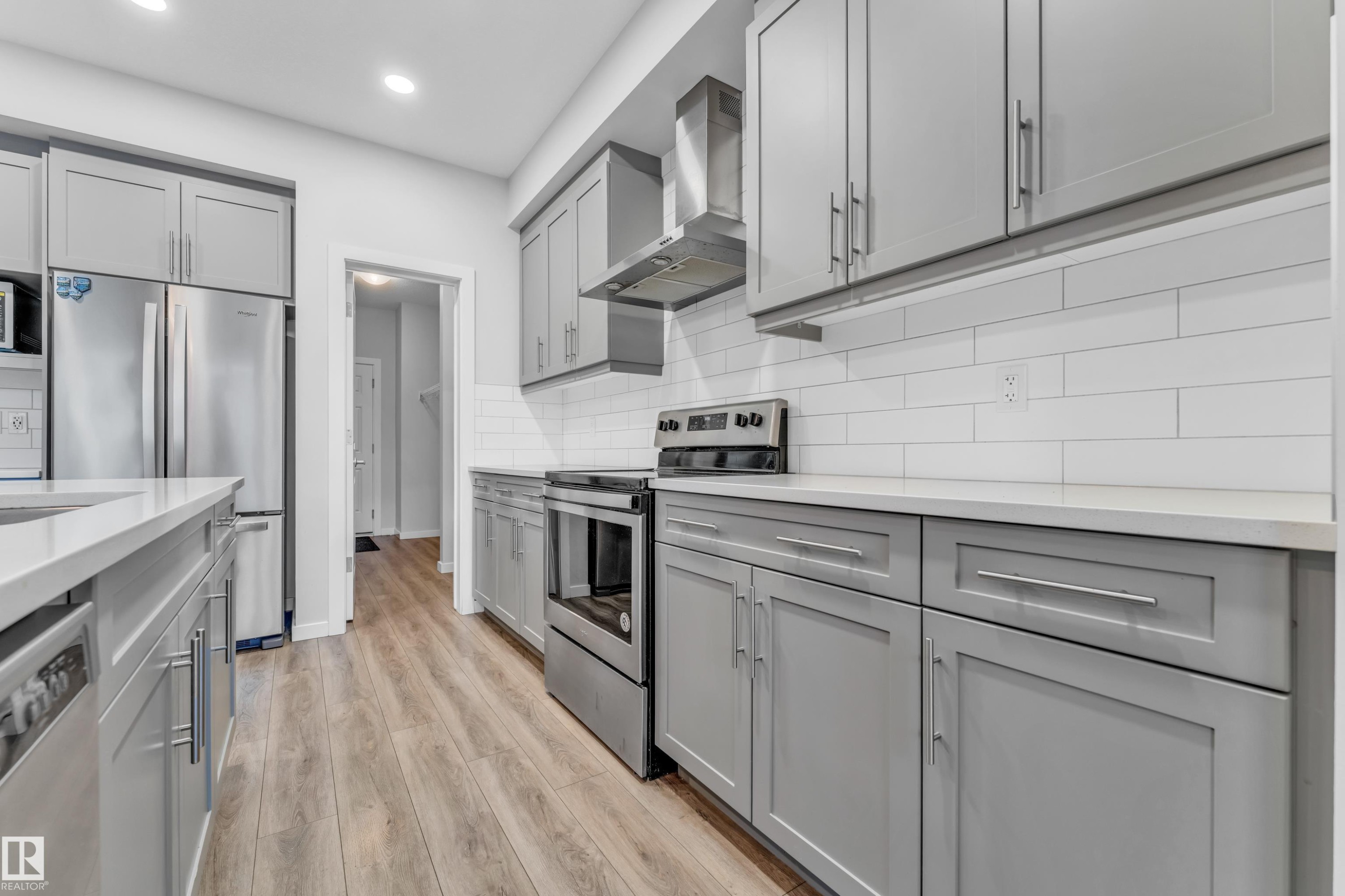 3545 Cherry Landing, Edmonton, AB - Indoor Photo Showing Kitchen With Upgraded Kitchen