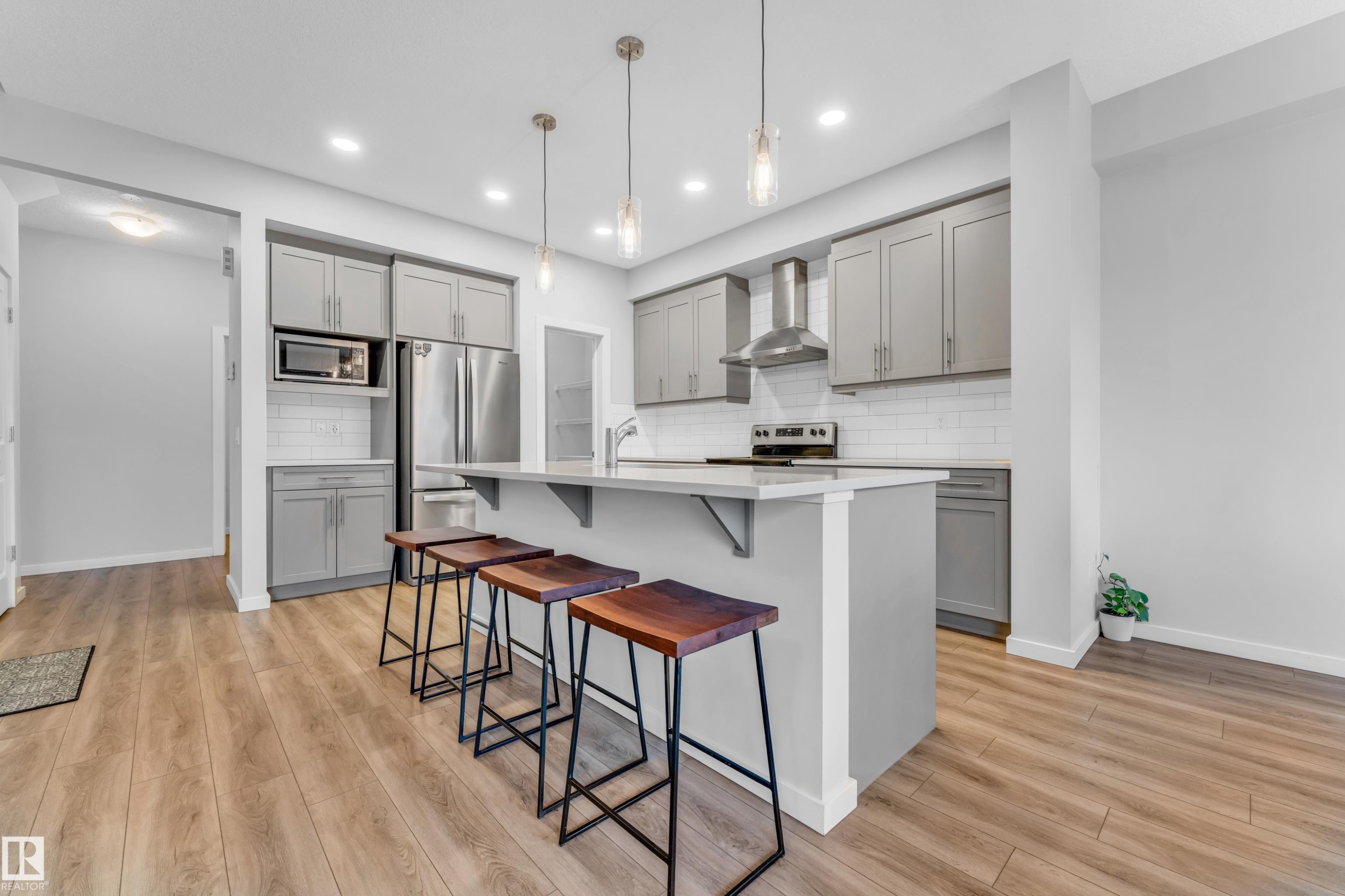 3545 Cherry Landing, Edmonton, AB - Indoor Photo Showing Kitchen With Upgraded Kitchen