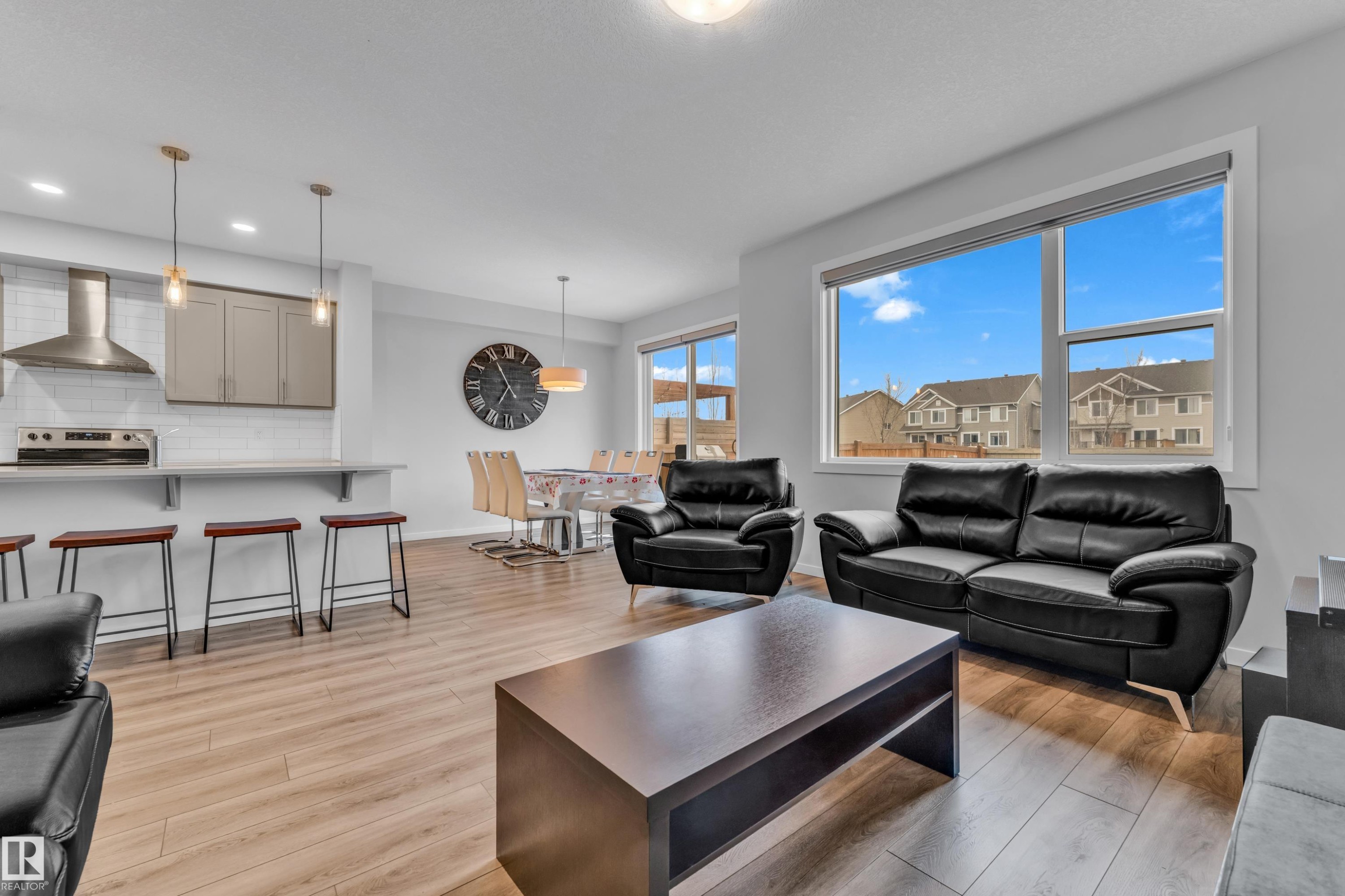 3545 Cherry Landing, Edmonton, AB - Indoor Photo Showing Living Room