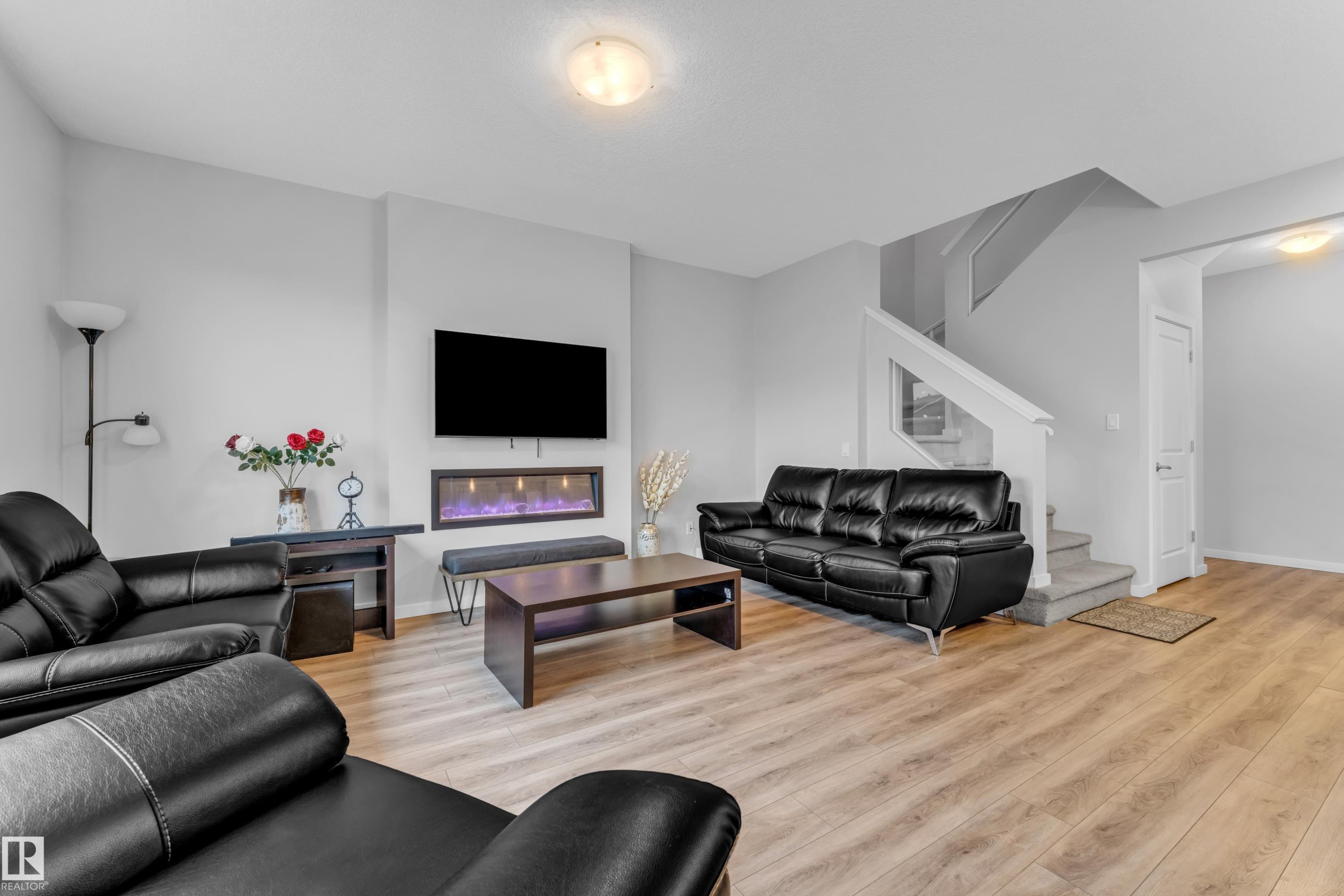 3545 Cherry Landing, Edmonton, AB - Indoor Photo Showing Living Room