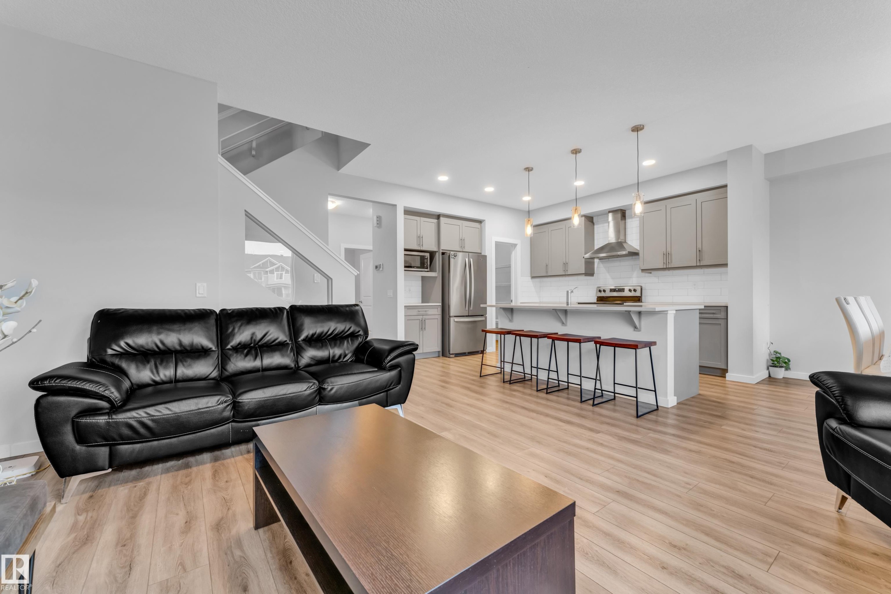 3545 Cherry Landing, Edmonton, AB - Indoor Photo Showing Living Room