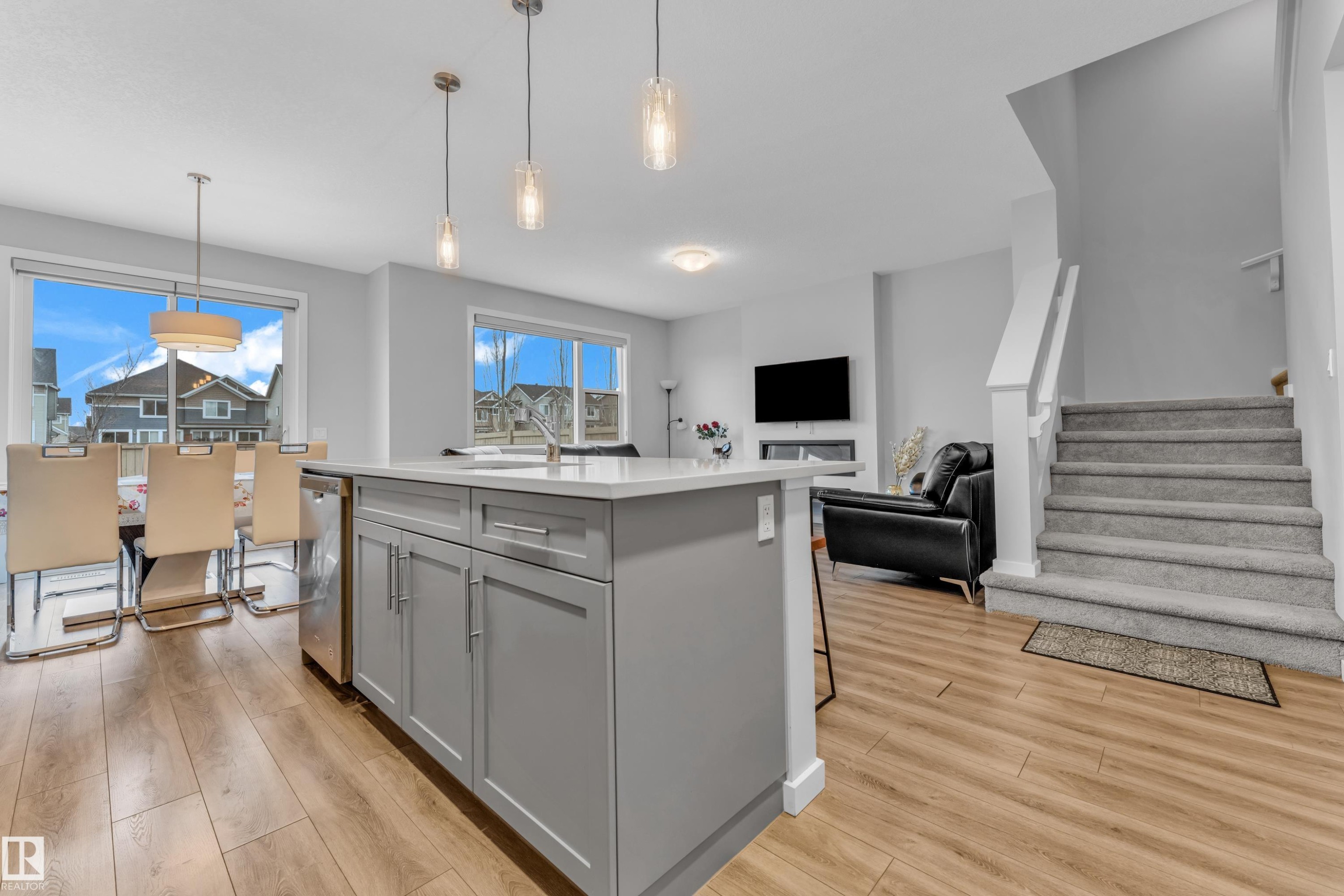 3545 Cherry Landing, Edmonton, AB - Indoor Photo Showing Kitchen With Upgraded Kitchen