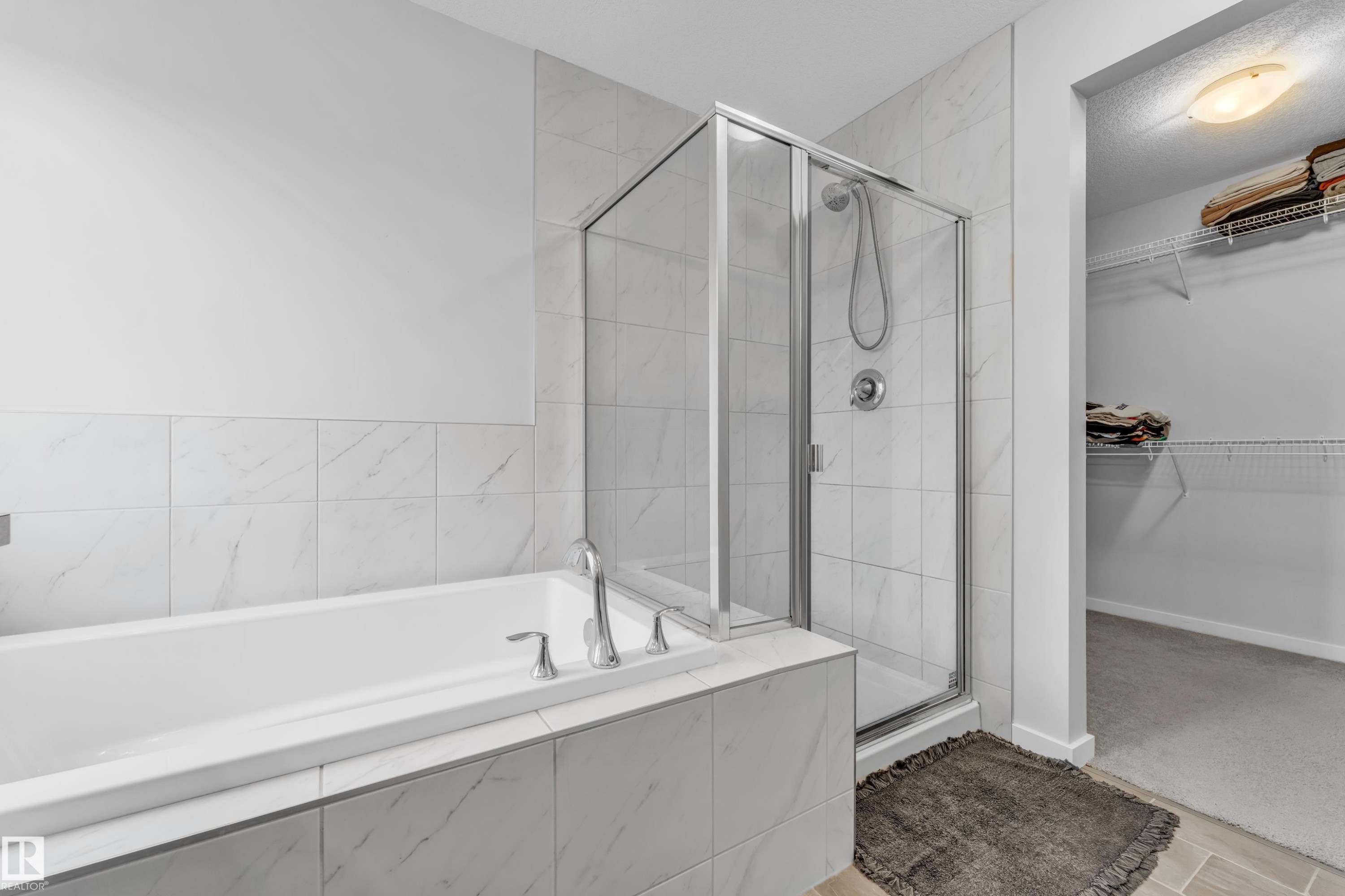 3545 Cherry Landing, Edmonton, AB - Indoor Photo Showing Bathroom
