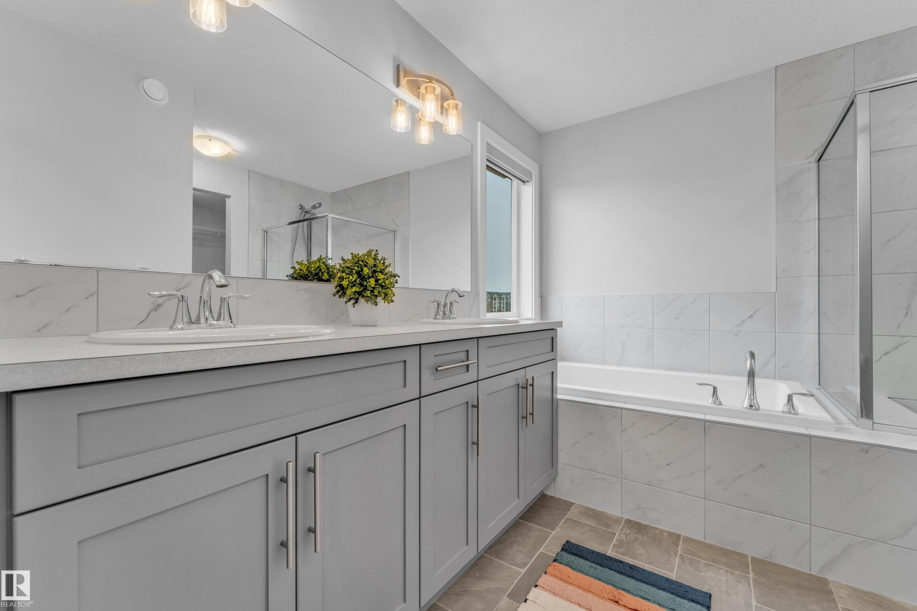 3545 Cherry Landing, Edmonton, AB - Indoor Photo Showing Bathroom