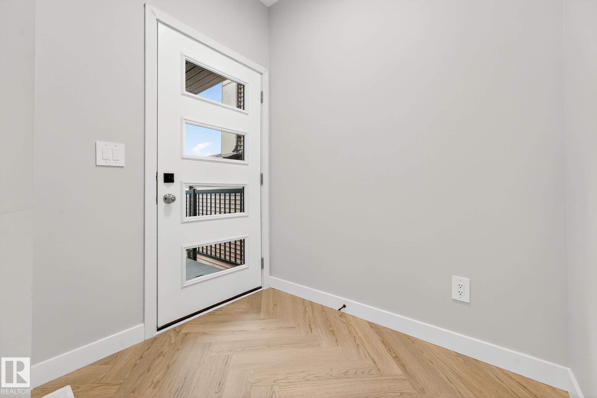 8245 Kiriak Loop, Edmonton, AB - Indoor Photo Showing Other Room