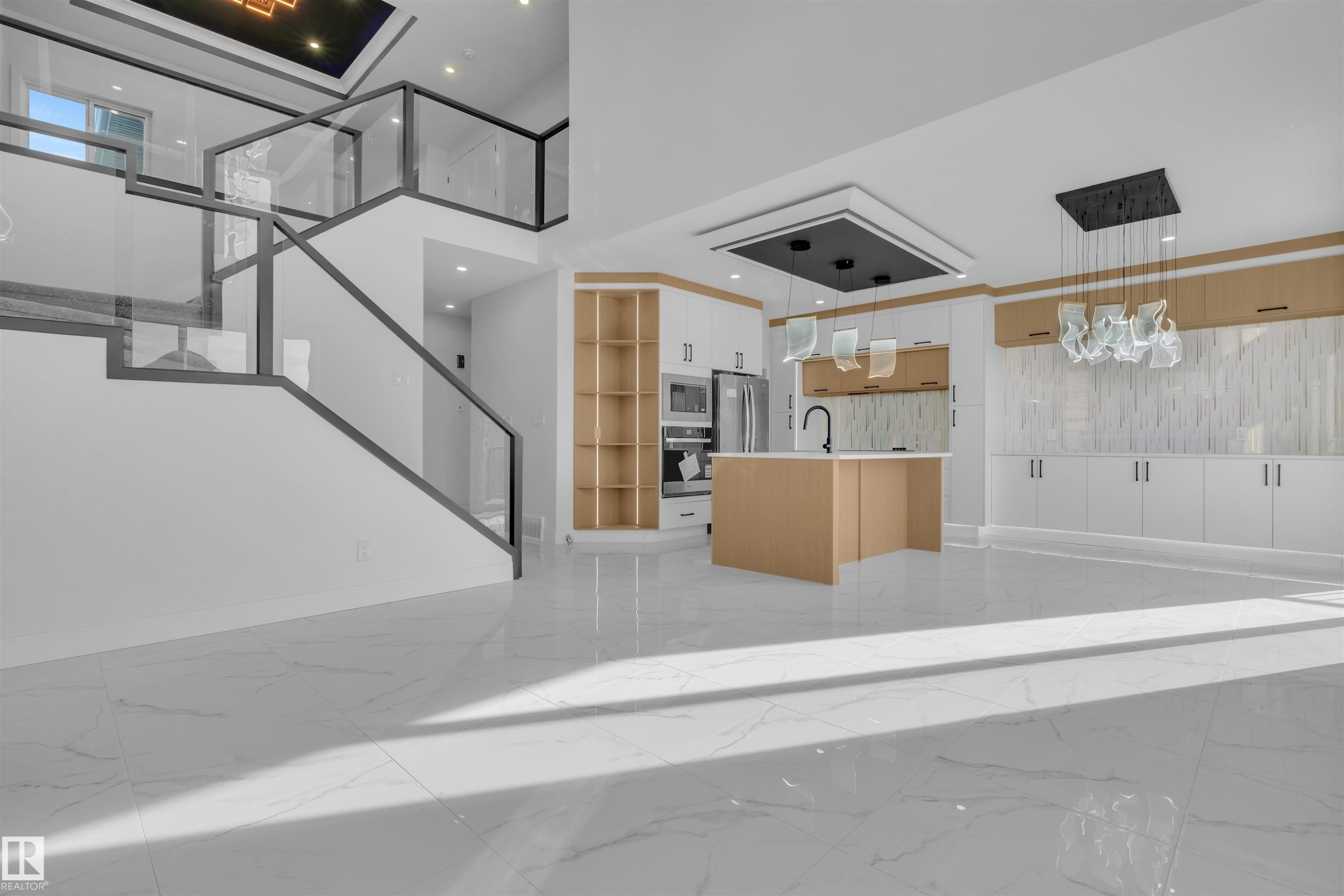 415 Pine Point(E), Leduc, AB -