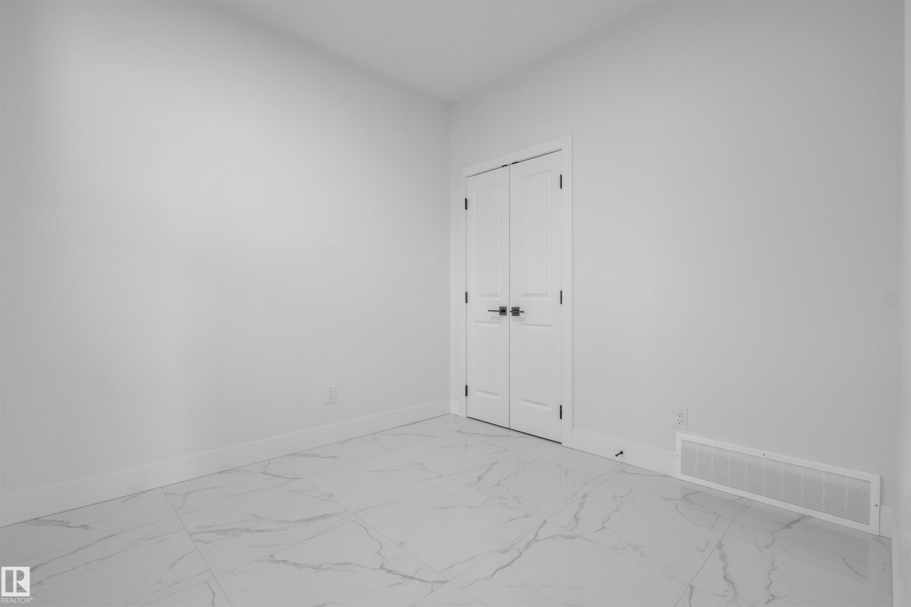 415 Pine Point(E), Leduc, AB - Indoor Photo Showing Other Room