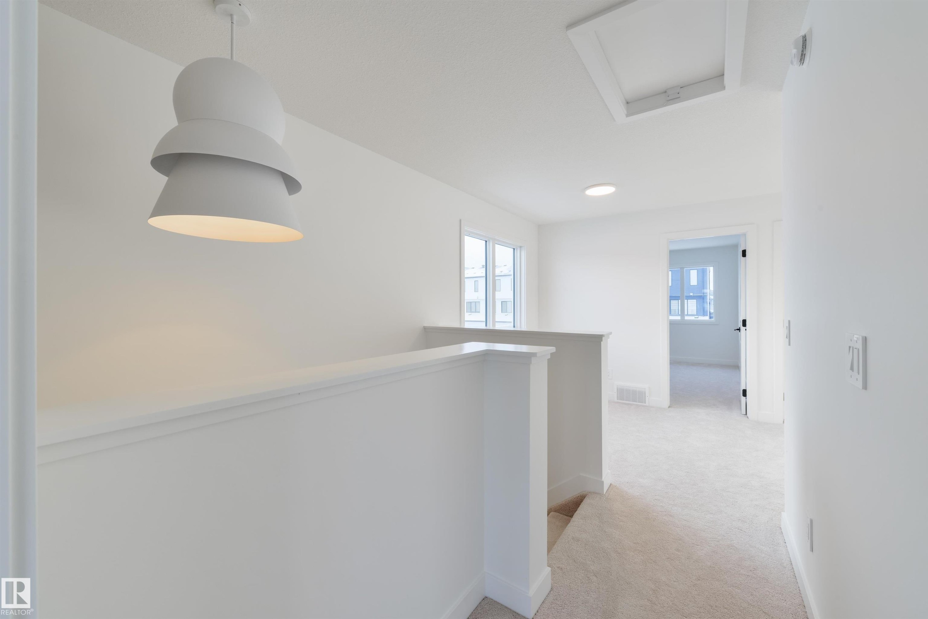9 Cobblestone Gate, Spruce Grove, AB - Indoor Photo Showing Other Room