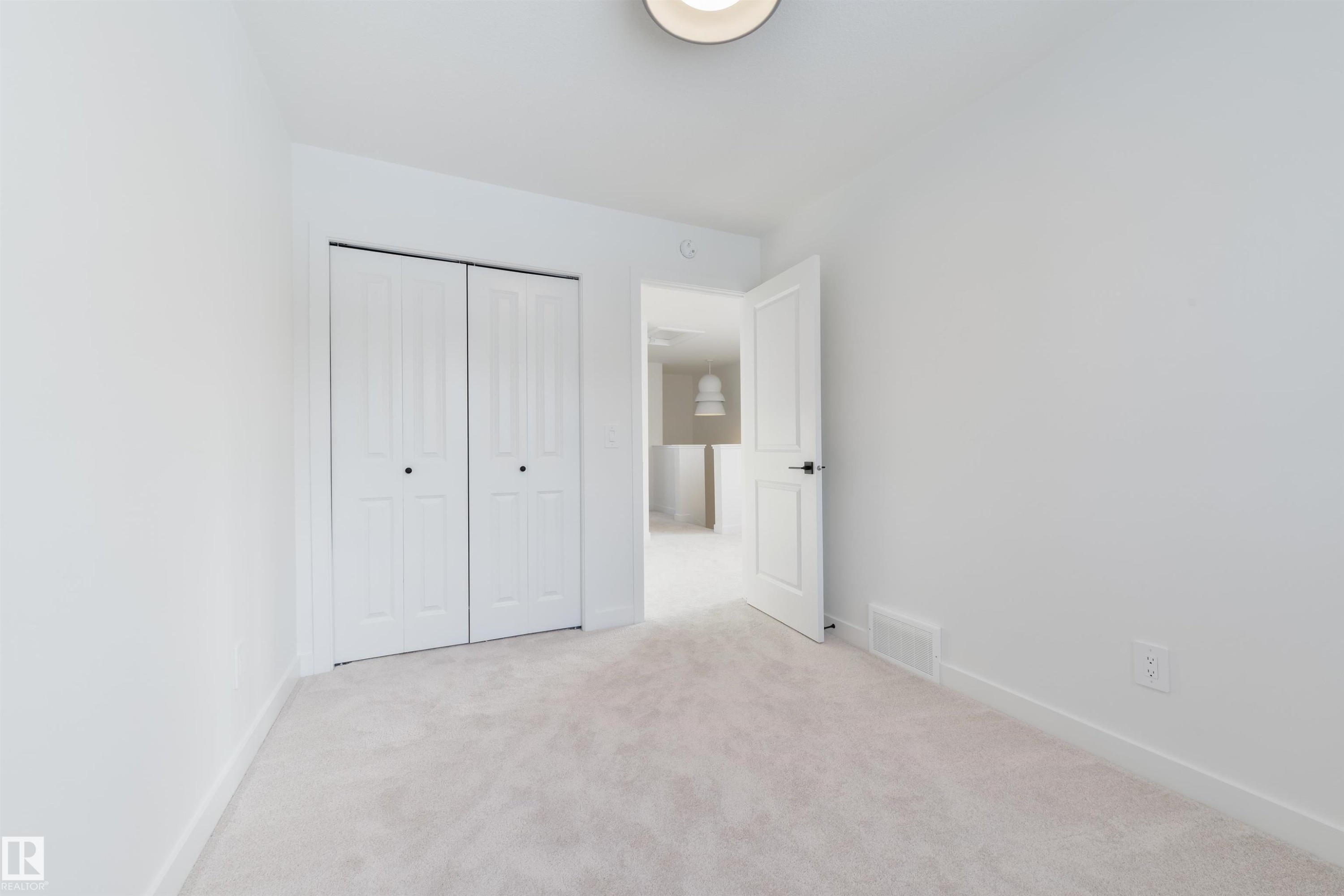 9 Cobblestone Gate, Spruce Grove, AB - Indoor Photo Showing Other Room