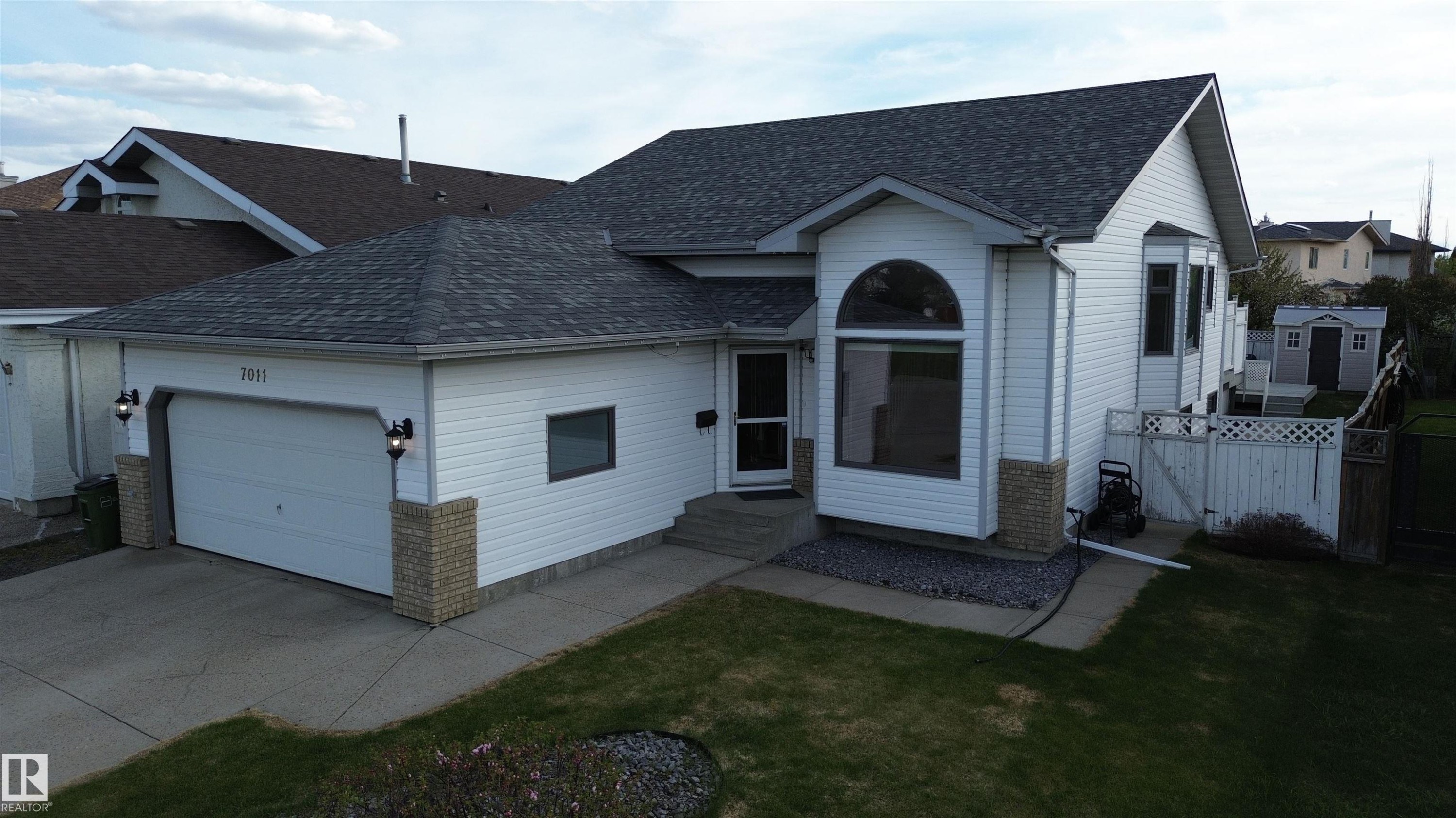 7011 158 Avenue, Edmonton, AB - Outdoor