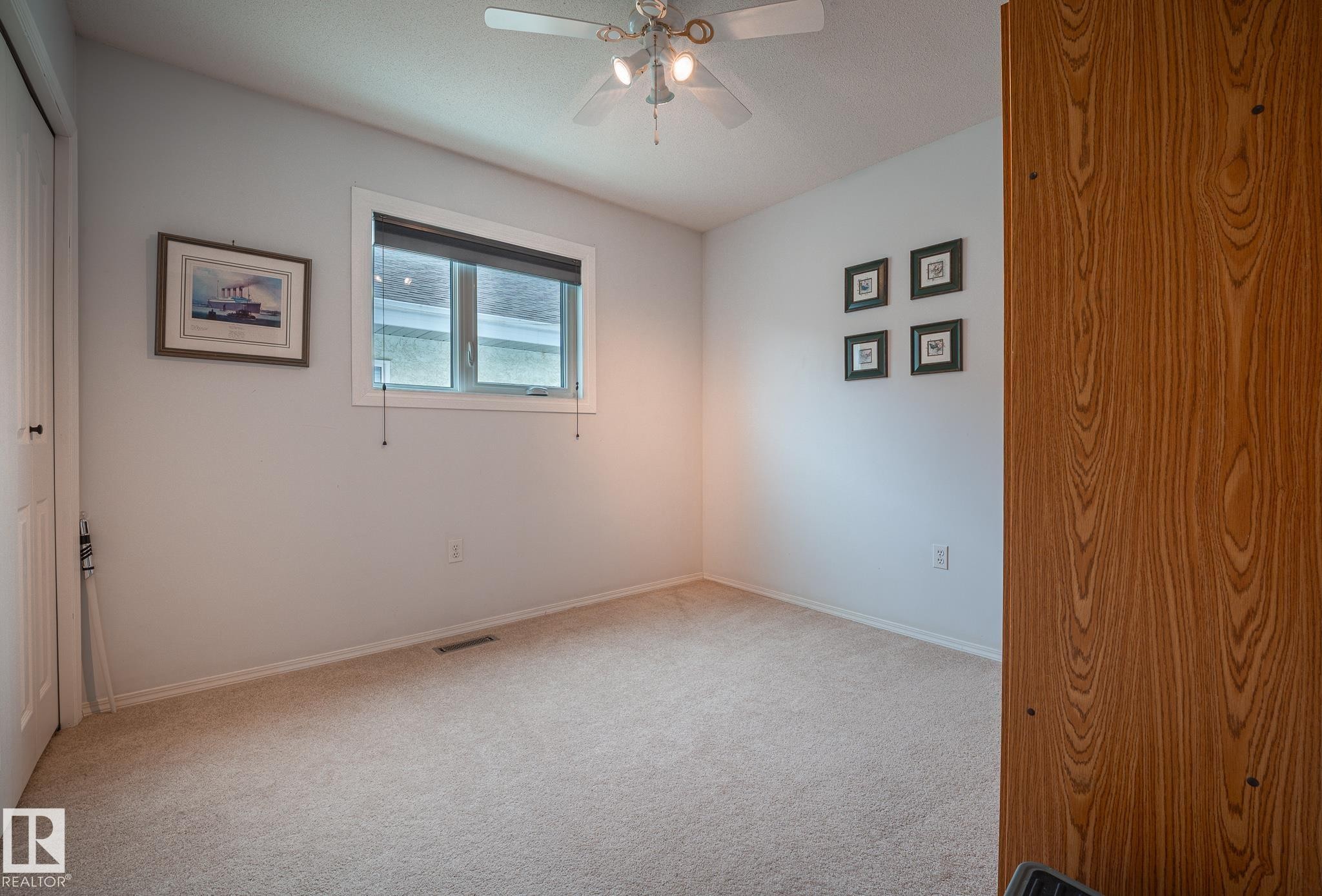 7011 158 Avenue, Edmonton, AB - Indoor Photo Showing Other Room
