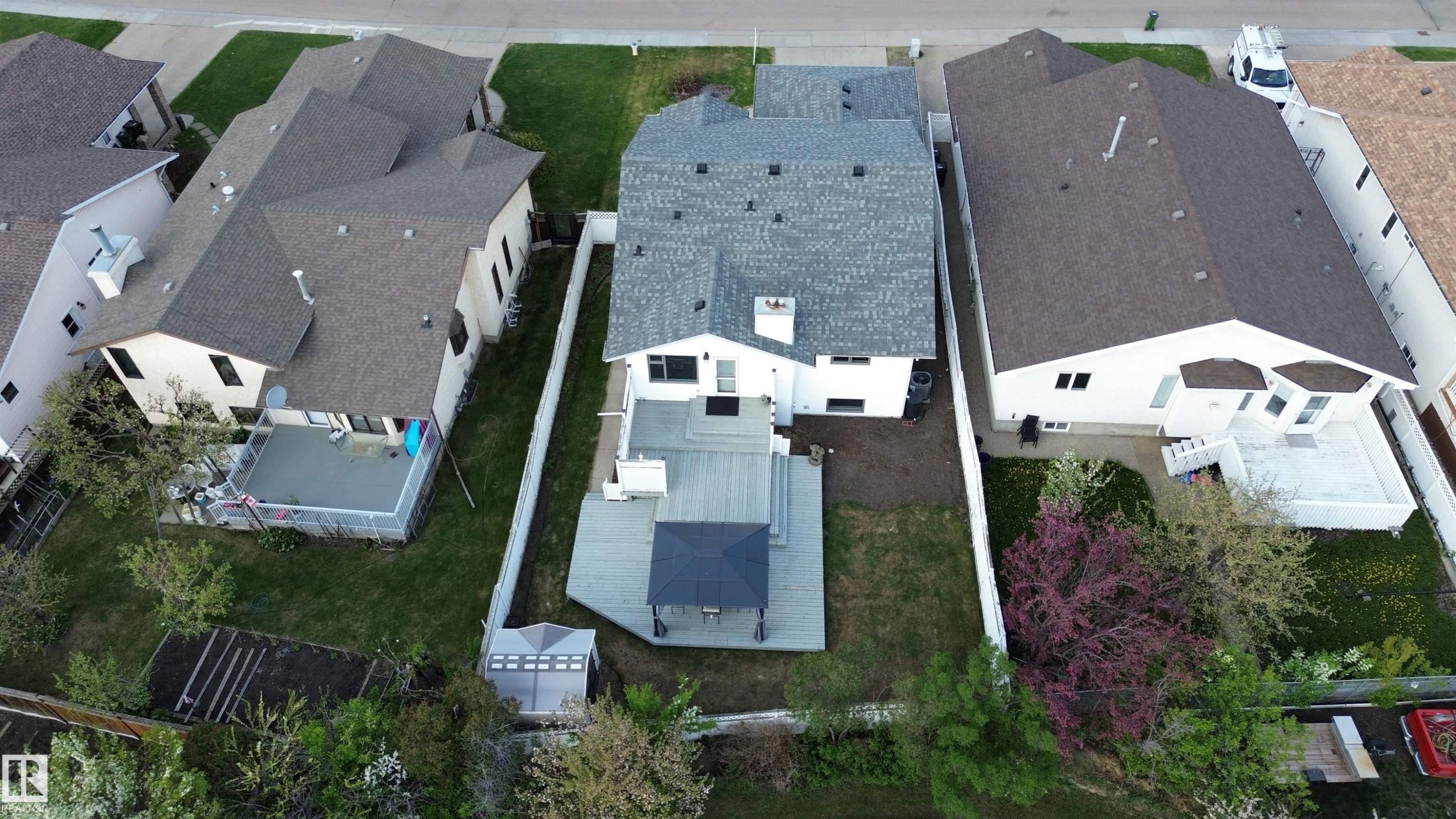 7011 158 Avenue, Edmonton, AB - Outdoor With View
