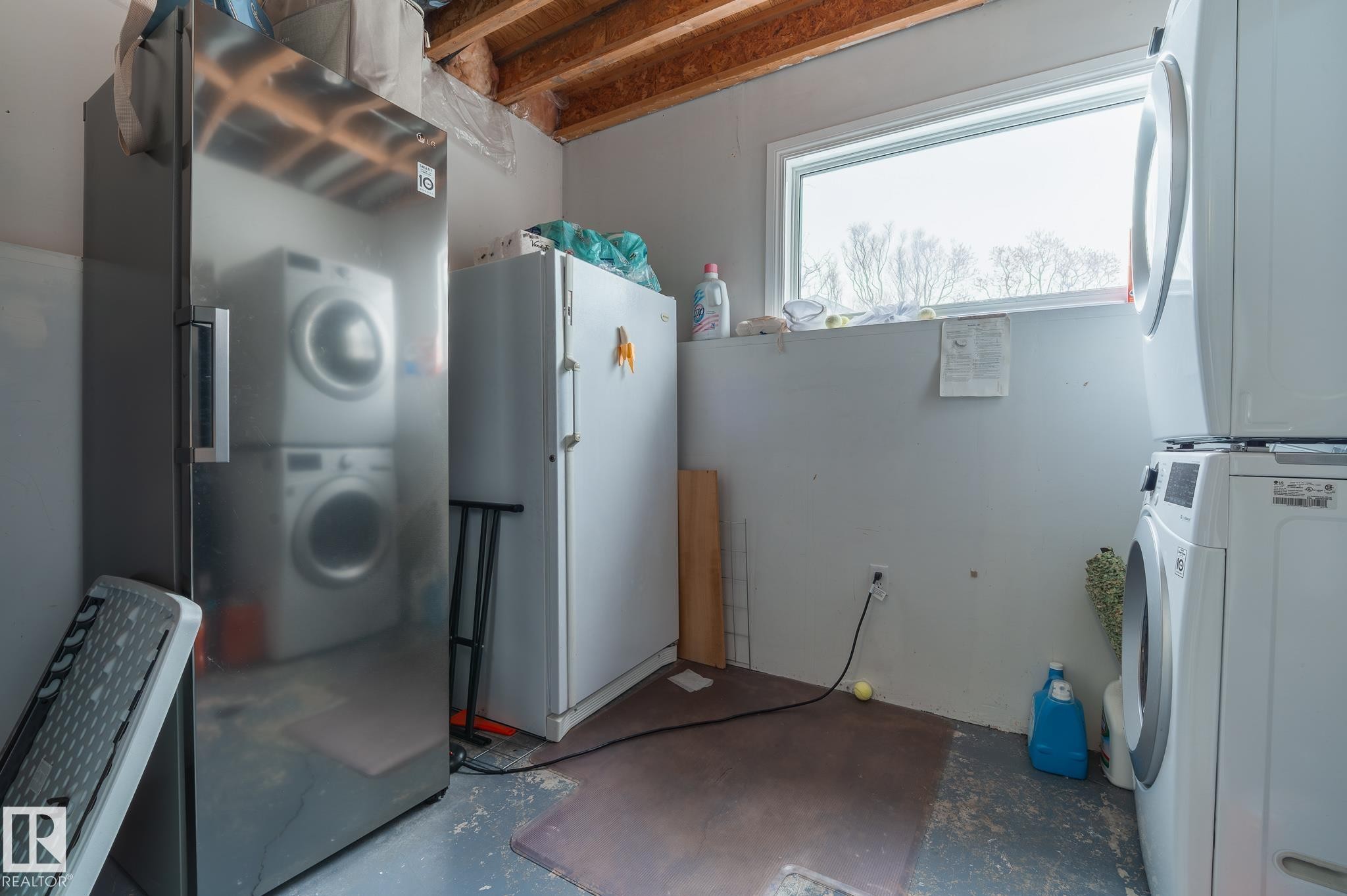 7011 158 Avenue, Edmonton, AB - Indoor Photo Showing Laundry Room