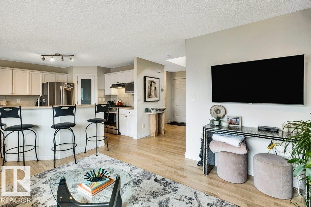 23 211 Blackburn Drive E, Edmonton, AB - Indoor