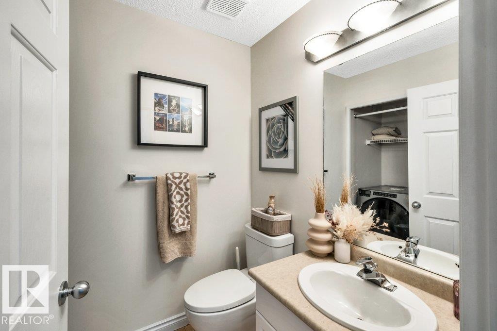 23 211 Blackburn Drive E, Edmonton, AB - Indoor Photo Showing Bathroom