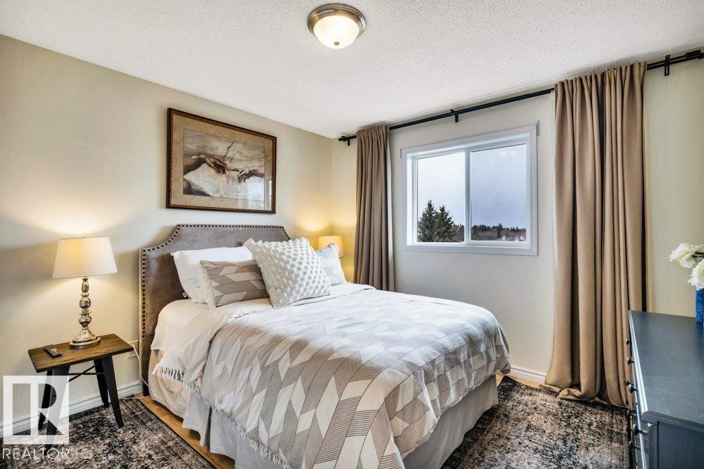 23 211 Blackburn Drive E, Edmonton, AB - Indoor Photo Showing Bedroom