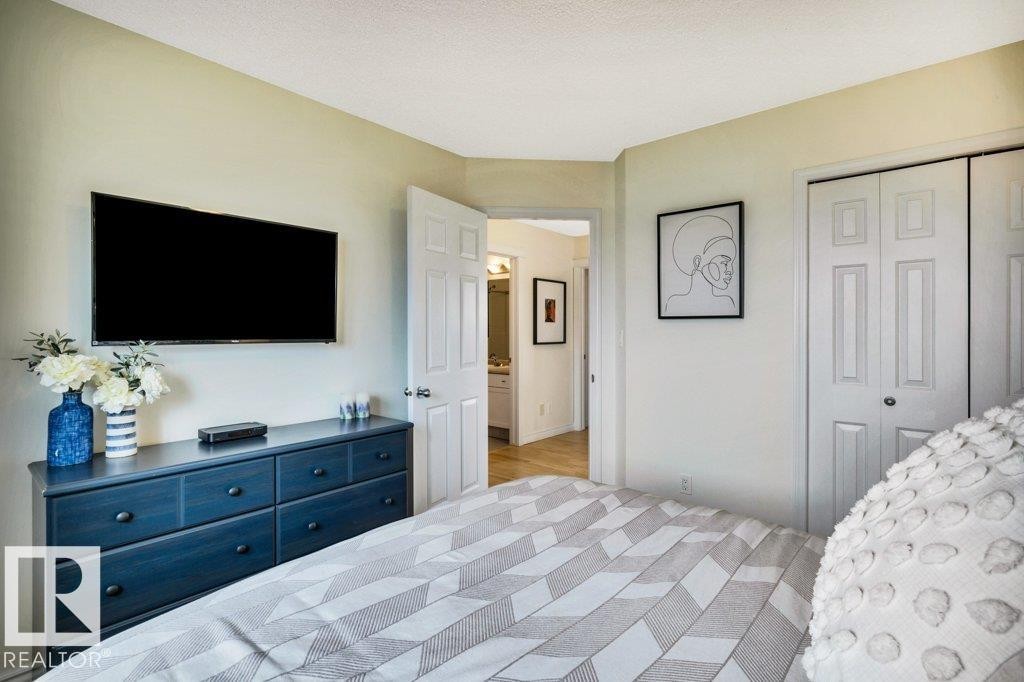 23 211 Blackburn Drive E, Edmonton, AB - Indoor Photo Showing Bedroom
