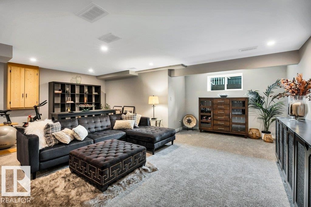 23 211 Blackburn Drive E, Edmonton, AB - Indoor