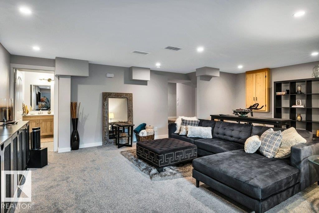 23 211 Blackburn Drive E, Edmonton, AB - Indoor