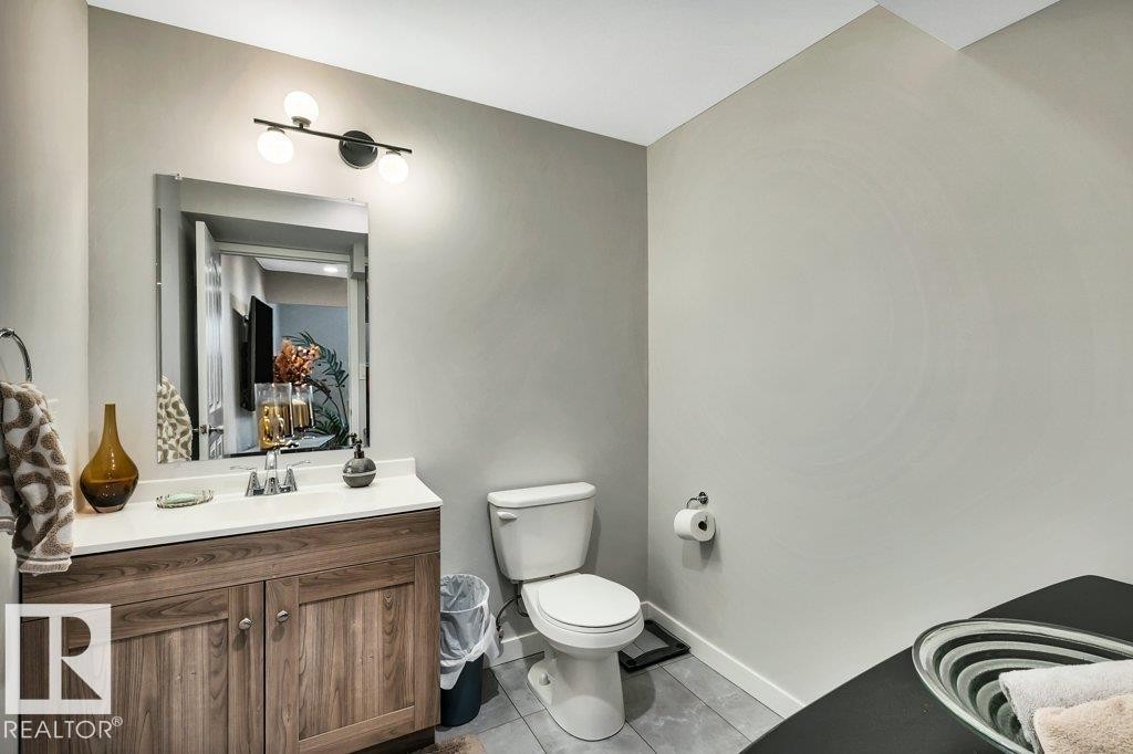 23 211 Blackburn Drive E, Edmonton, AB - Indoor Photo Showing Bathroom