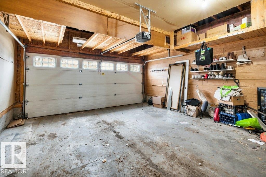 23 211 Blackburn Drive E, Edmonton, AB - Indoor Photo Showing Garage