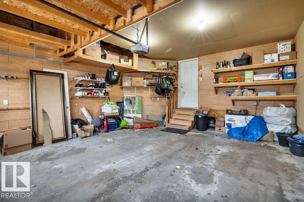 23 211 Blackburn Drive E, Edmonton, AB - Indoor Photo Showing Garage