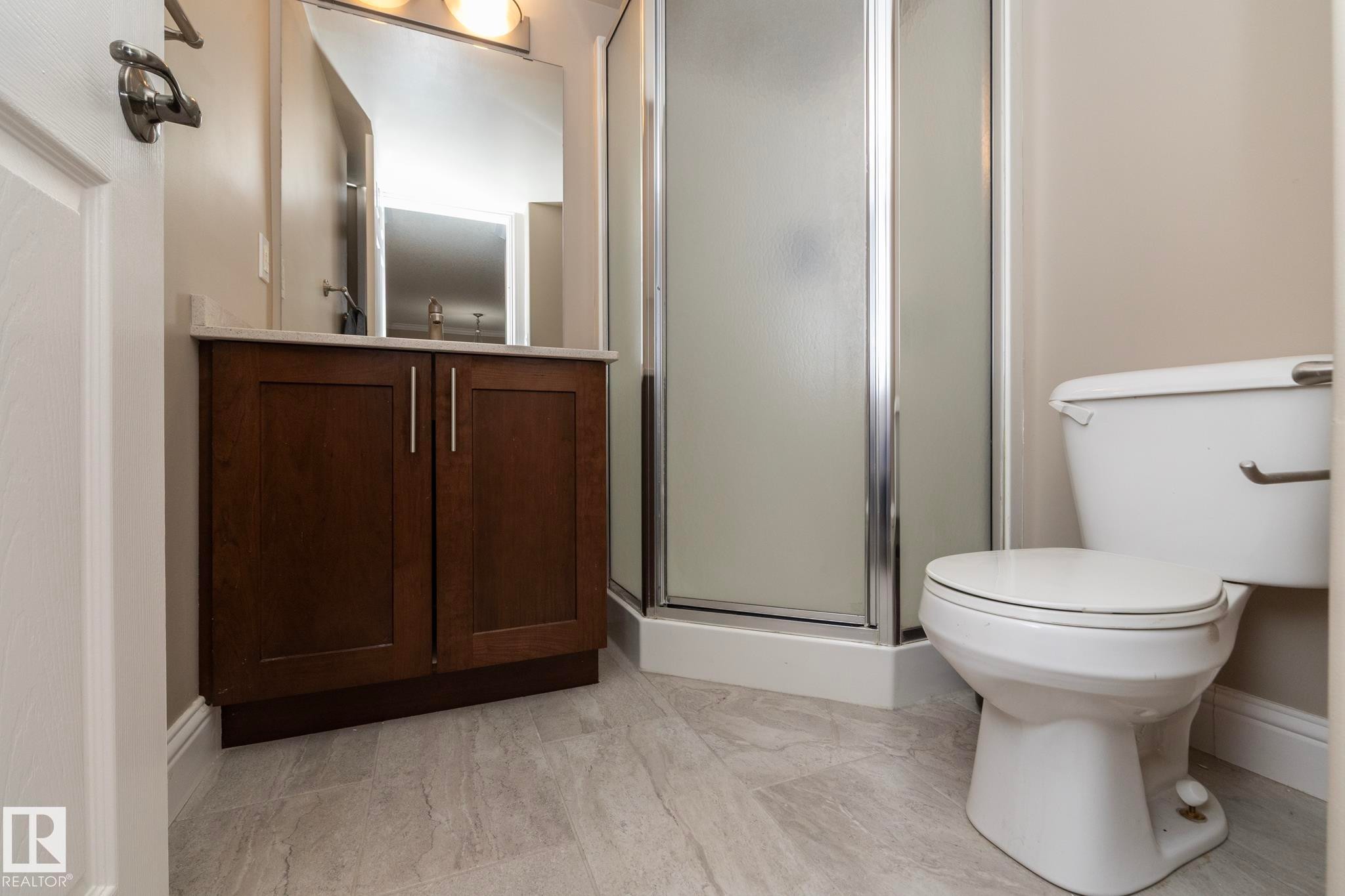 209 13111 140 Avenue, Edmonton, AB - Indoor Photo Showing Bathroom