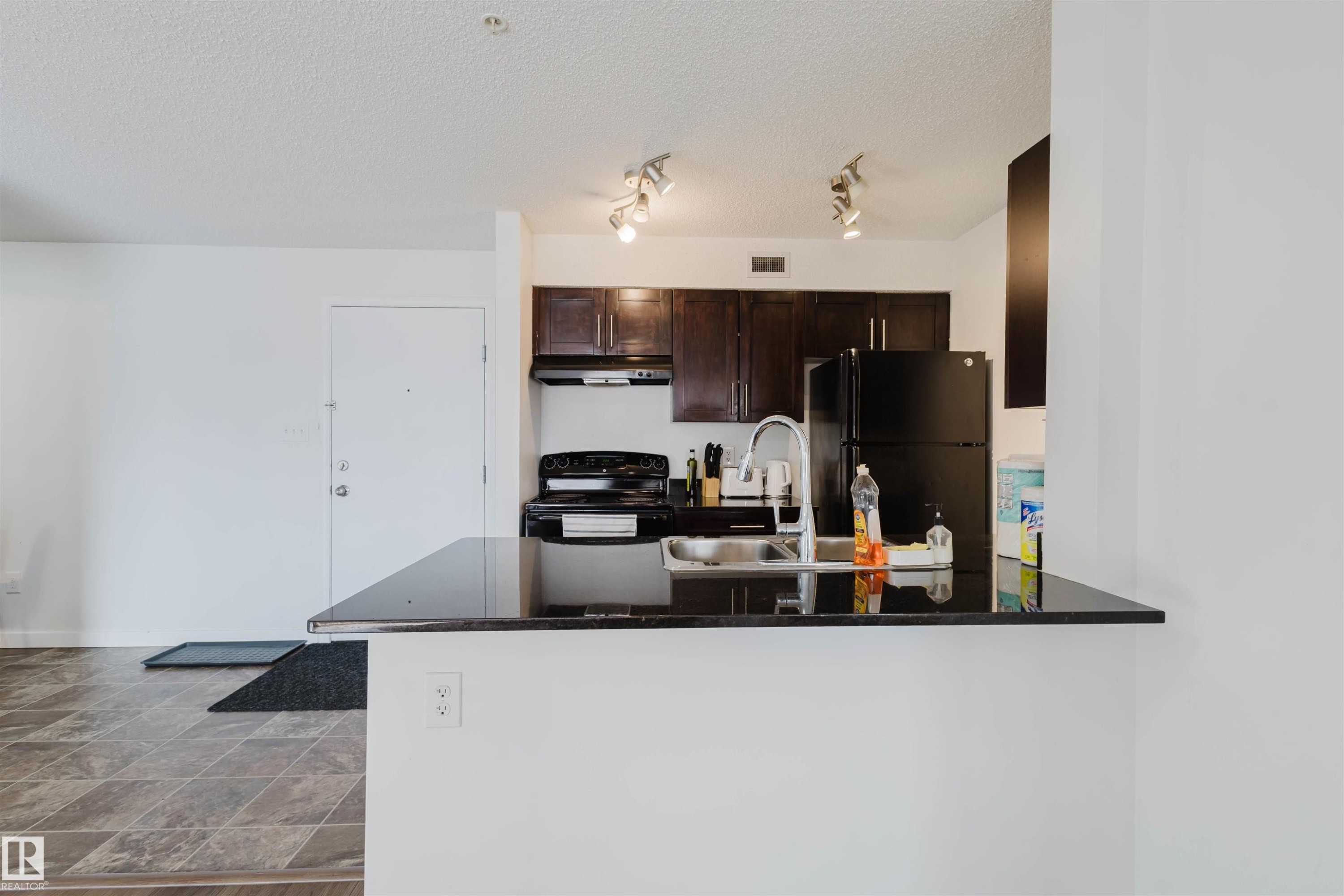 209 11803 22 Avenue, Edmonton, AB - Indoor Photo Showing Kitchen