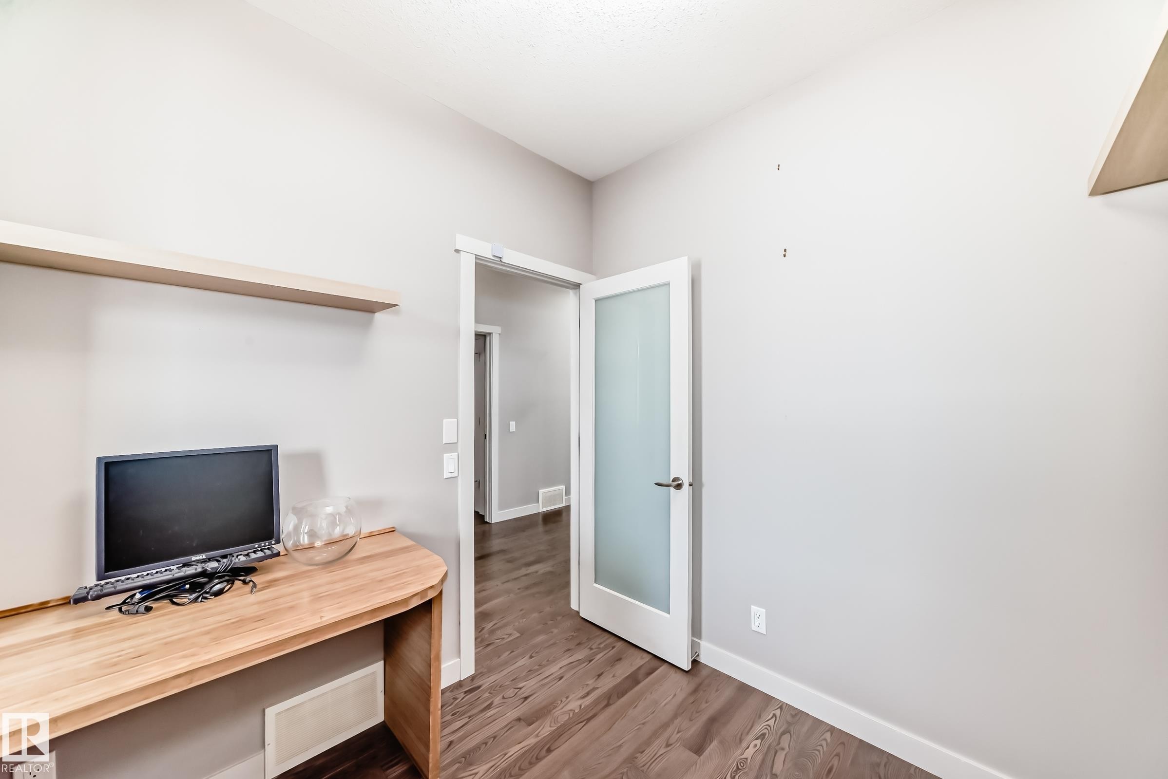 Office - 7719 Getty Wynd, Edmonton, AB