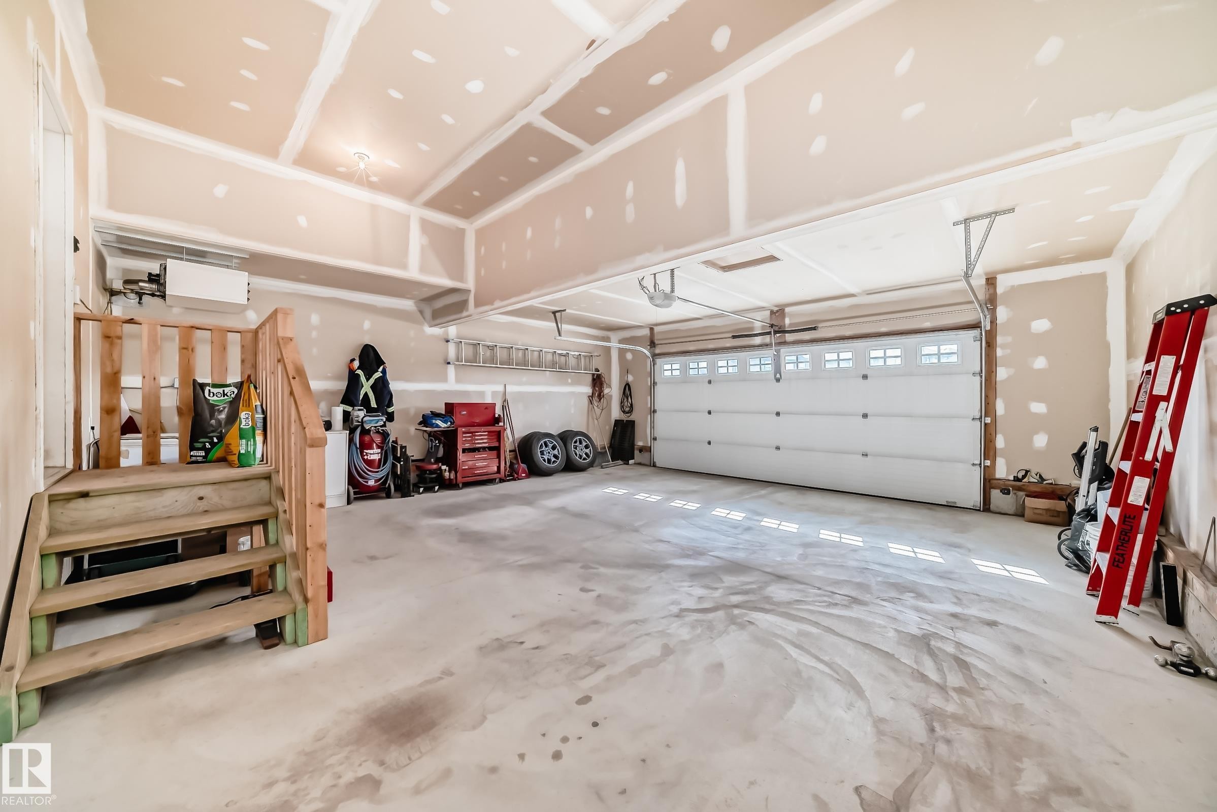 16520 136 Street Nw, Edmonton, AB - Outdoor