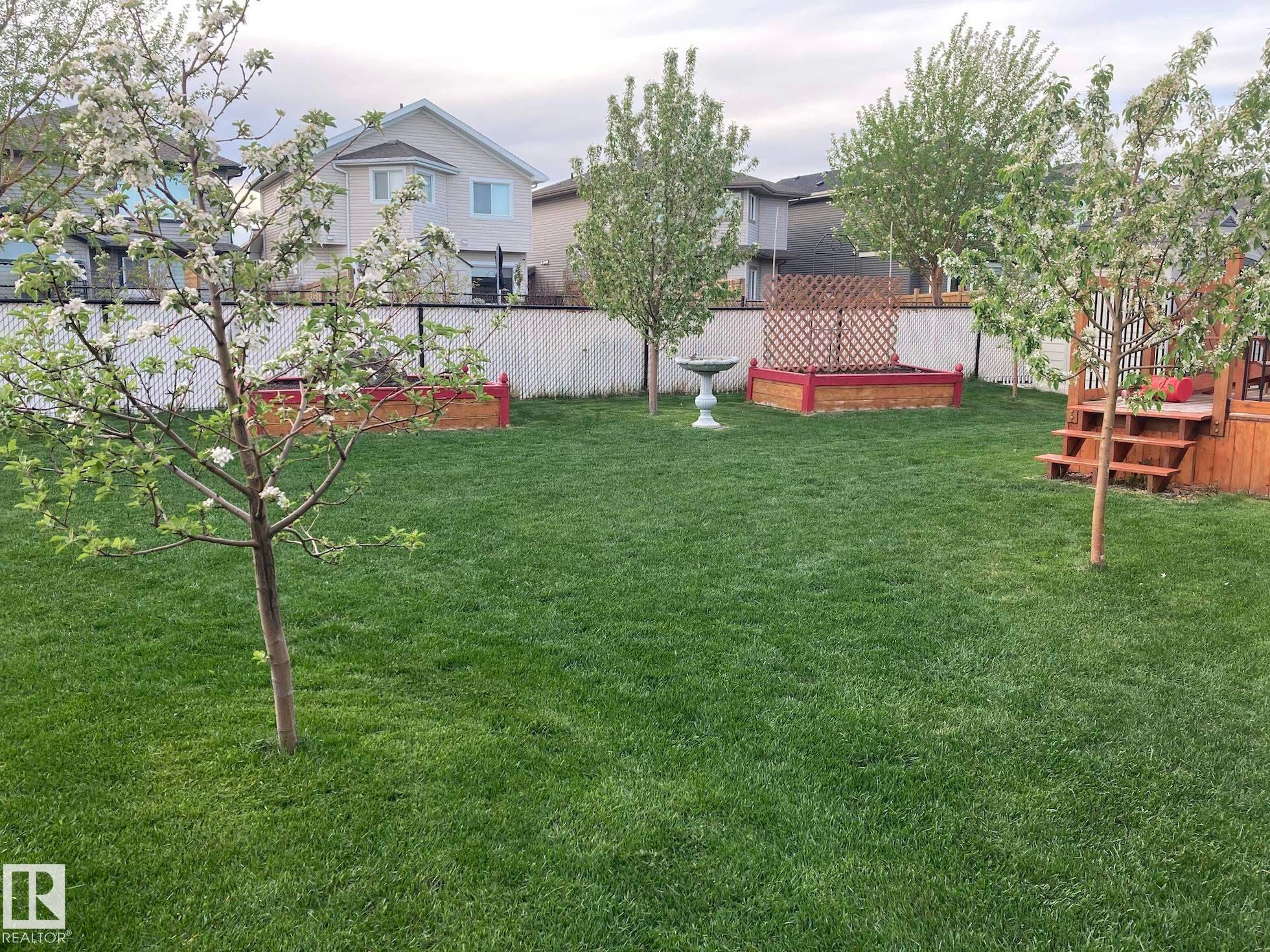 16520 136 Street Nw, Edmonton, AB - Outdoor