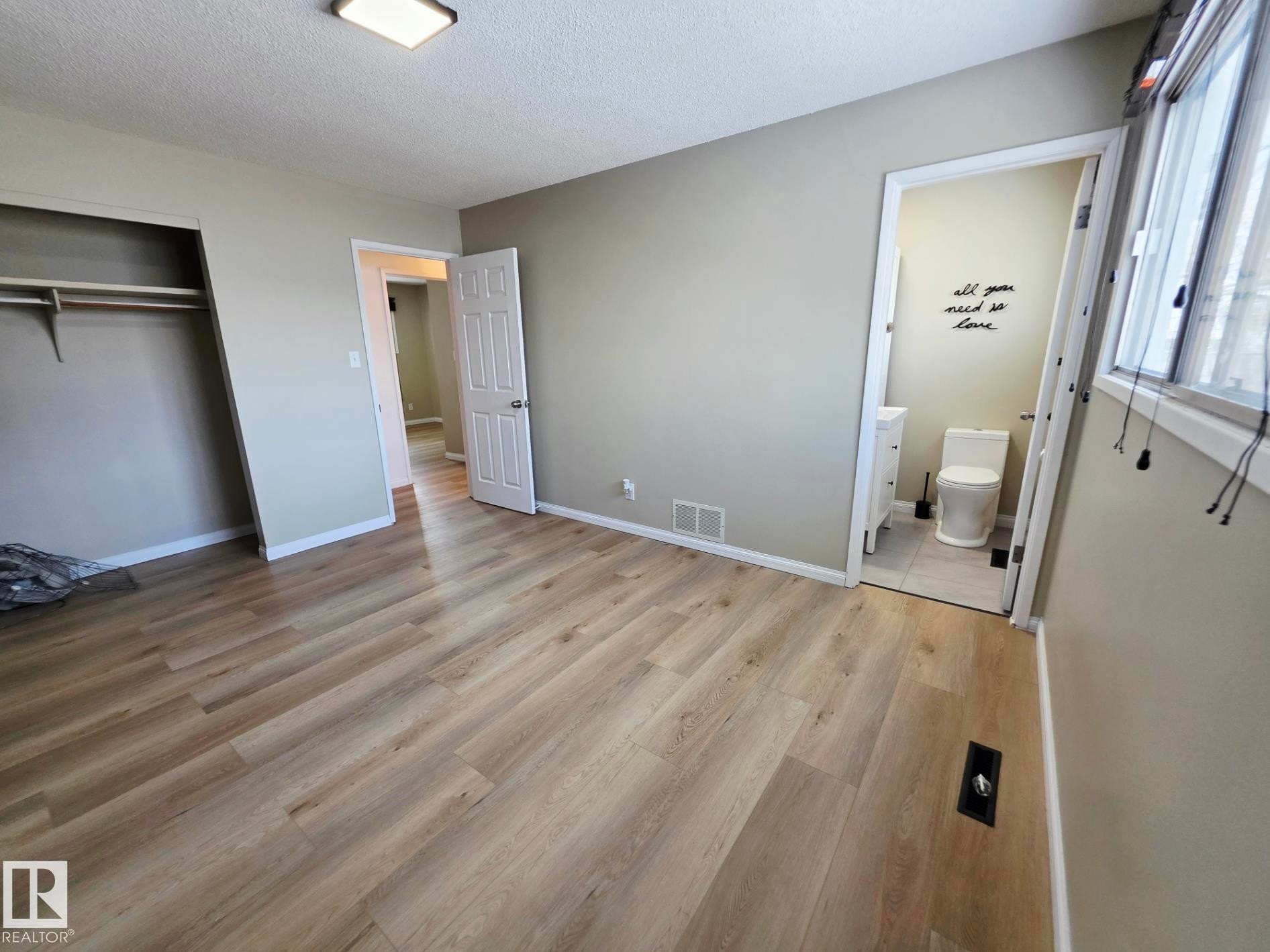 5204 43 Avenue, Leduc, AB - Indoor Photo Showing Other Room