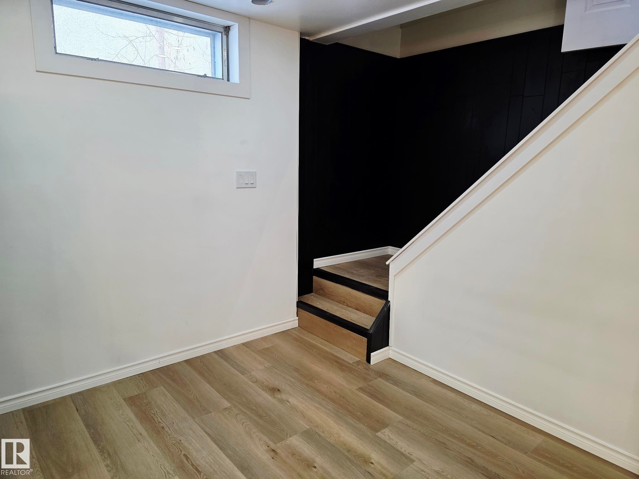 5204 43 Avenue, Leduc, AB - Indoor Photo Showing Other Room