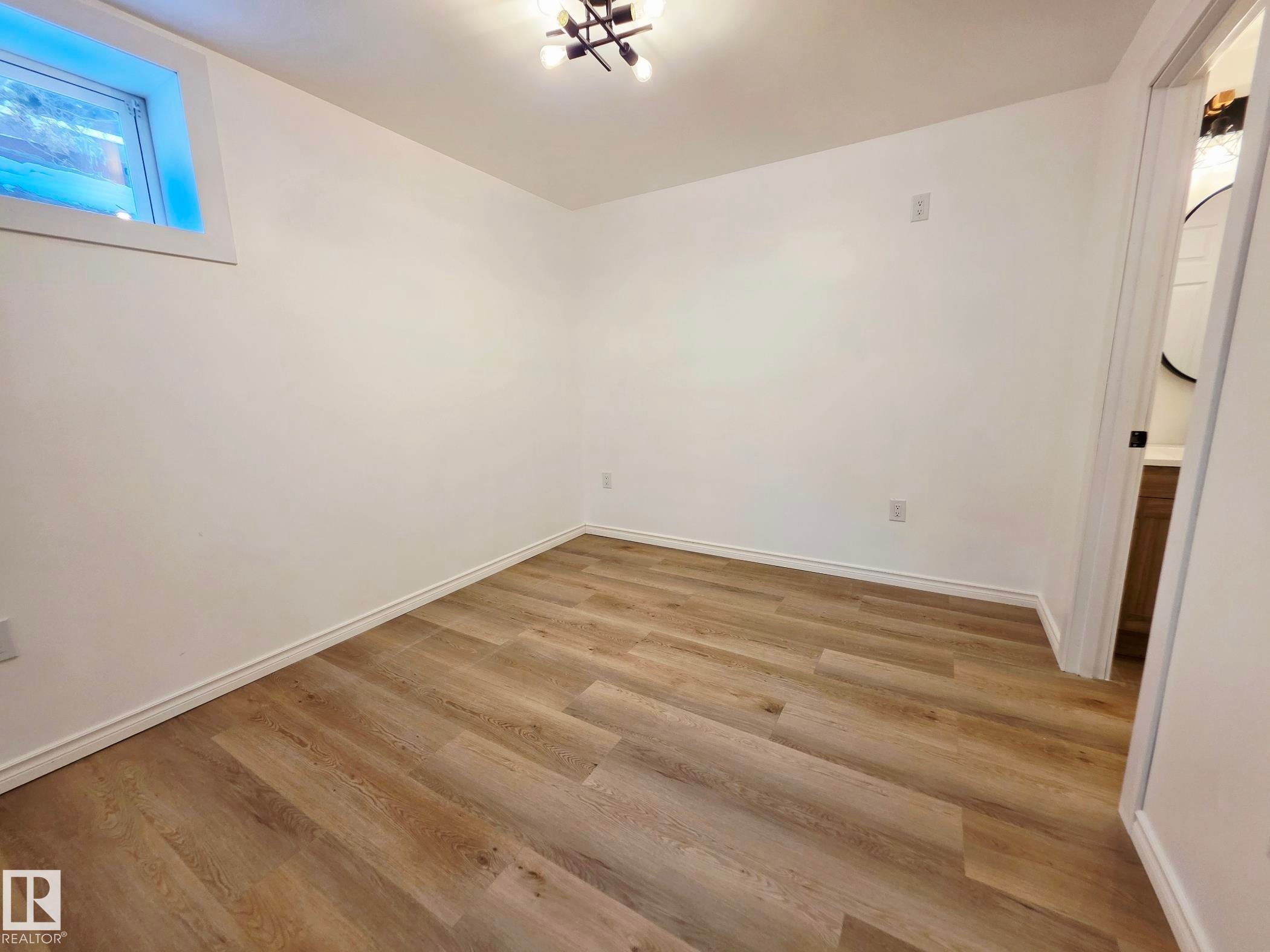 5204 43 Avenue, Leduc, AB - Indoor Photo Showing Other Room