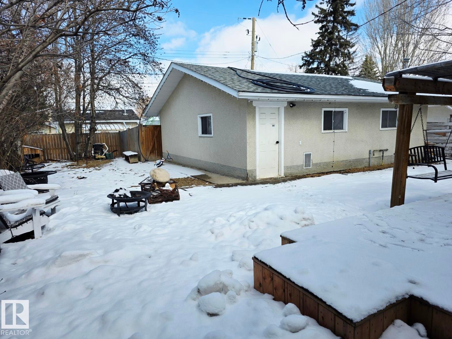 5204 43 Avenue, Leduc, AB - Outdoor