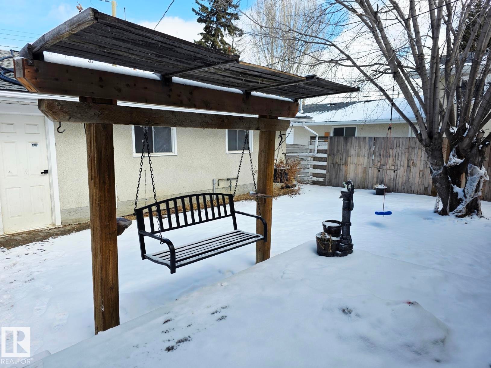 5204 43 Avenue, Leduc, AB - Outdoor