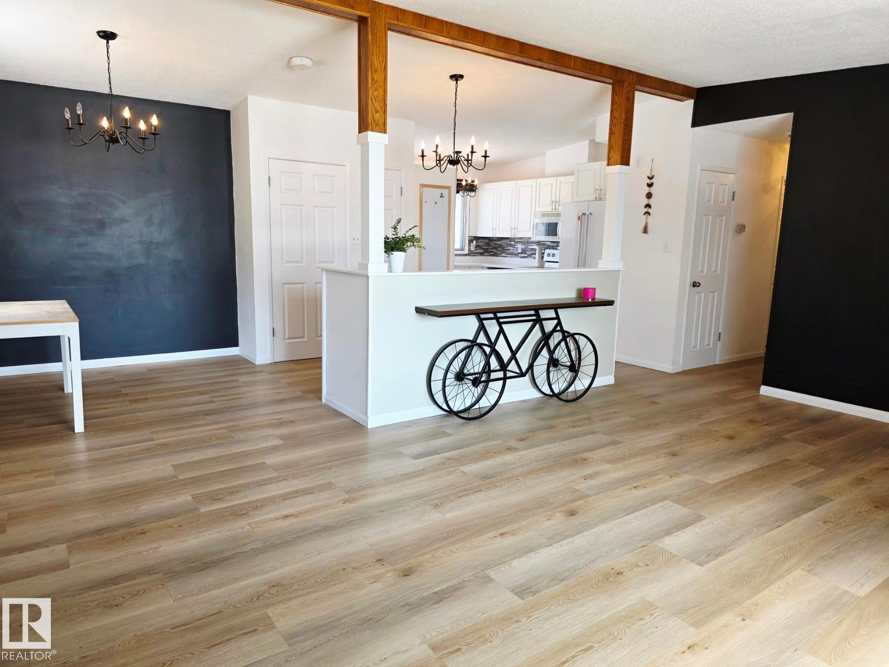 5204 43 Avenue, Leduc, AB - Indoor