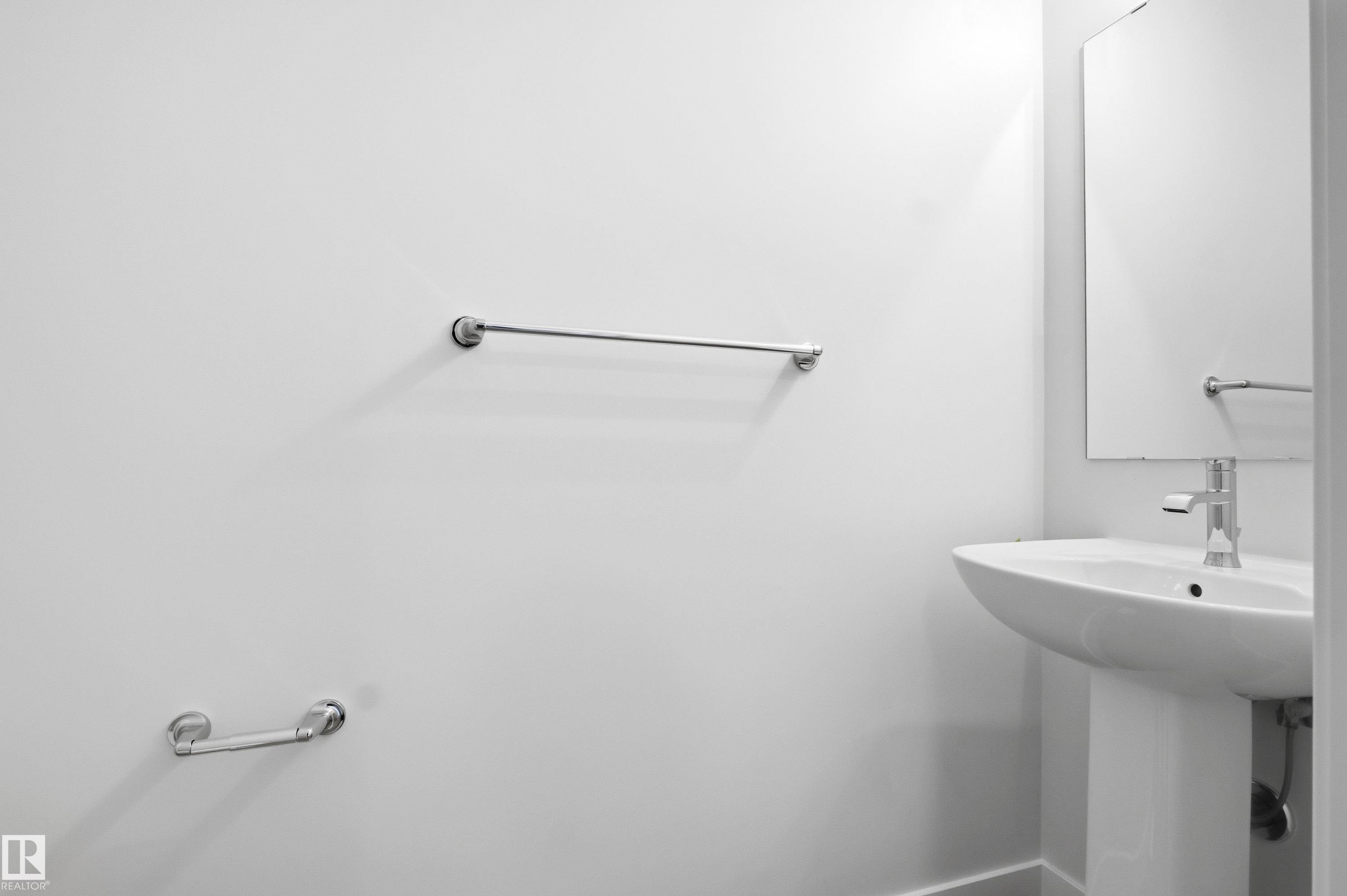 8628 Edgemont Link Link, Edmonton, AB - Indoor Photo Showing Bathroom