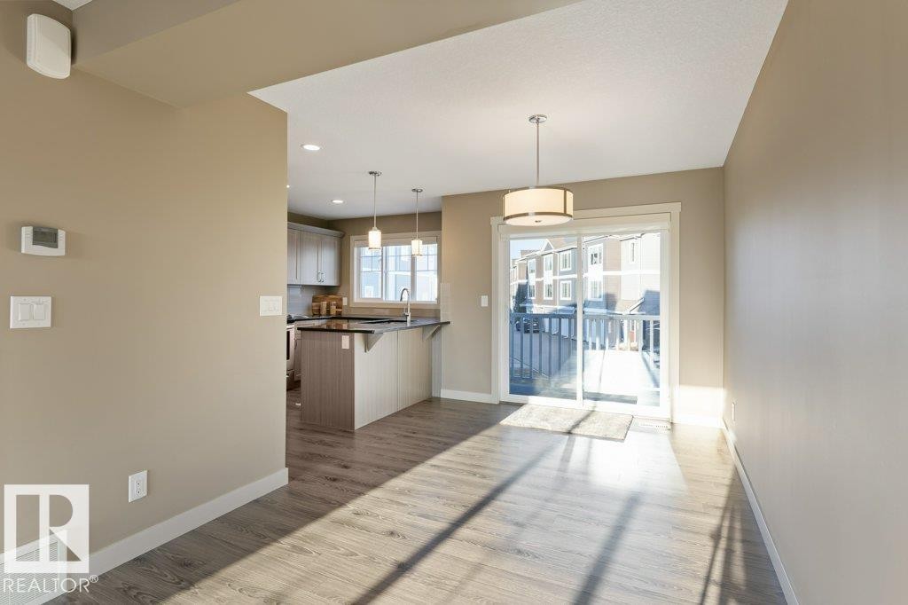 6 1391 Starling Drive, Edmonton, AB - Indoor