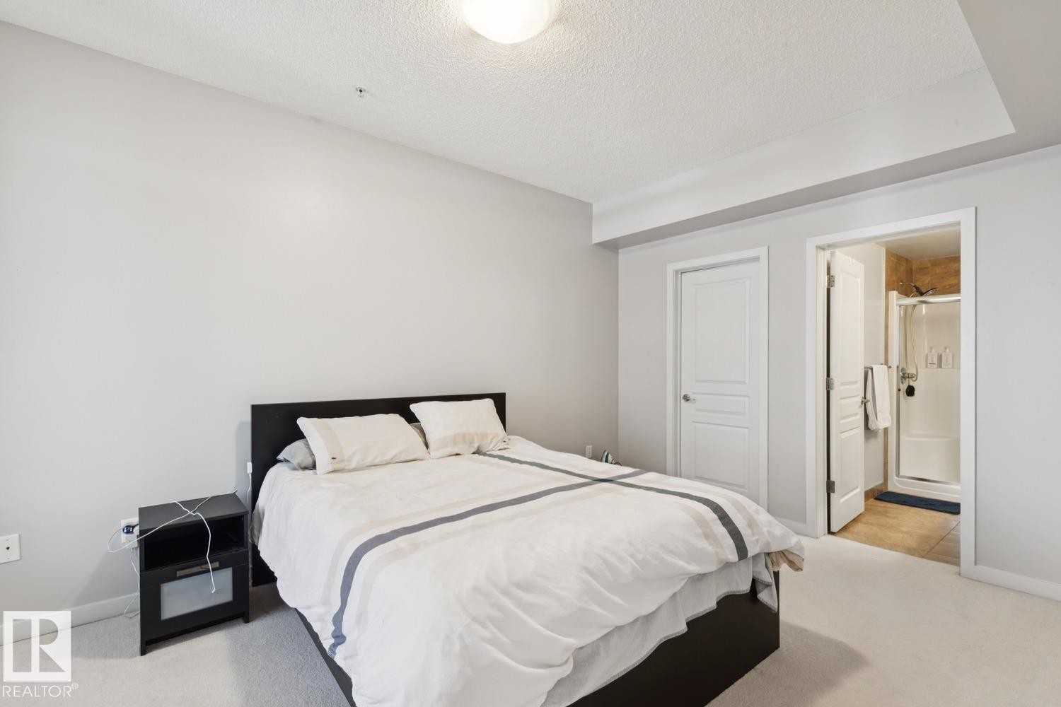 101 11140 68 Avenue, Edmonton, AB - Indoor Photo Showing Bedroom