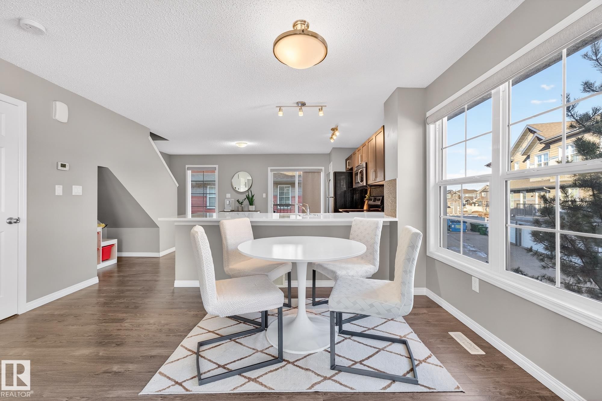 17 4029 Orchards Drive, Edmonton, AB - Indoor Photo Showing Dining Room
