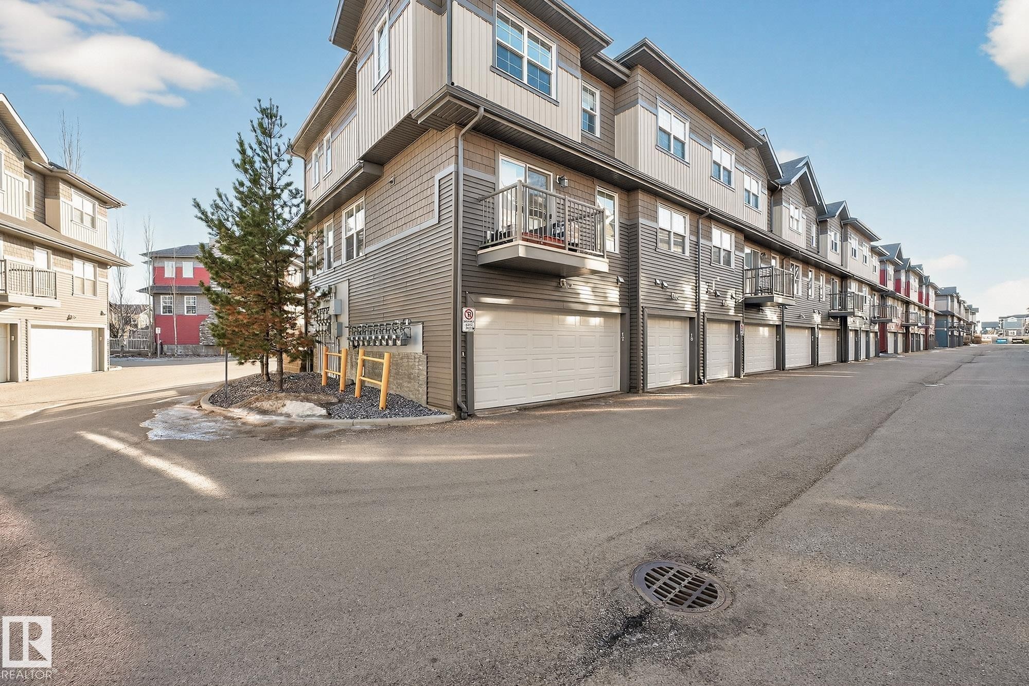 17 4029 Orchards Drive, Edmonton, AB - Outdoor