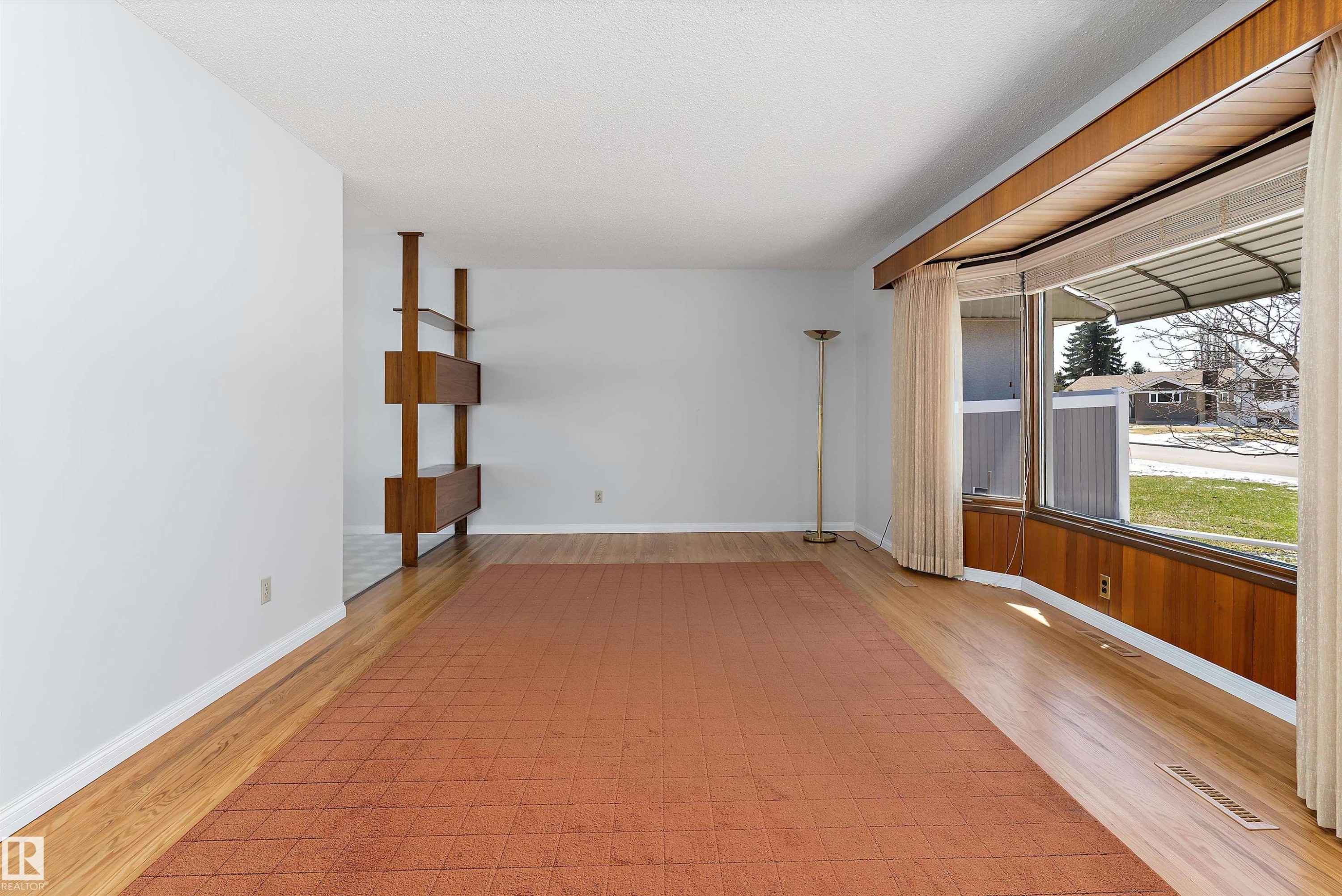 9411 68A Street, Edmonton, AB - Indoor Photo Showing Other Room