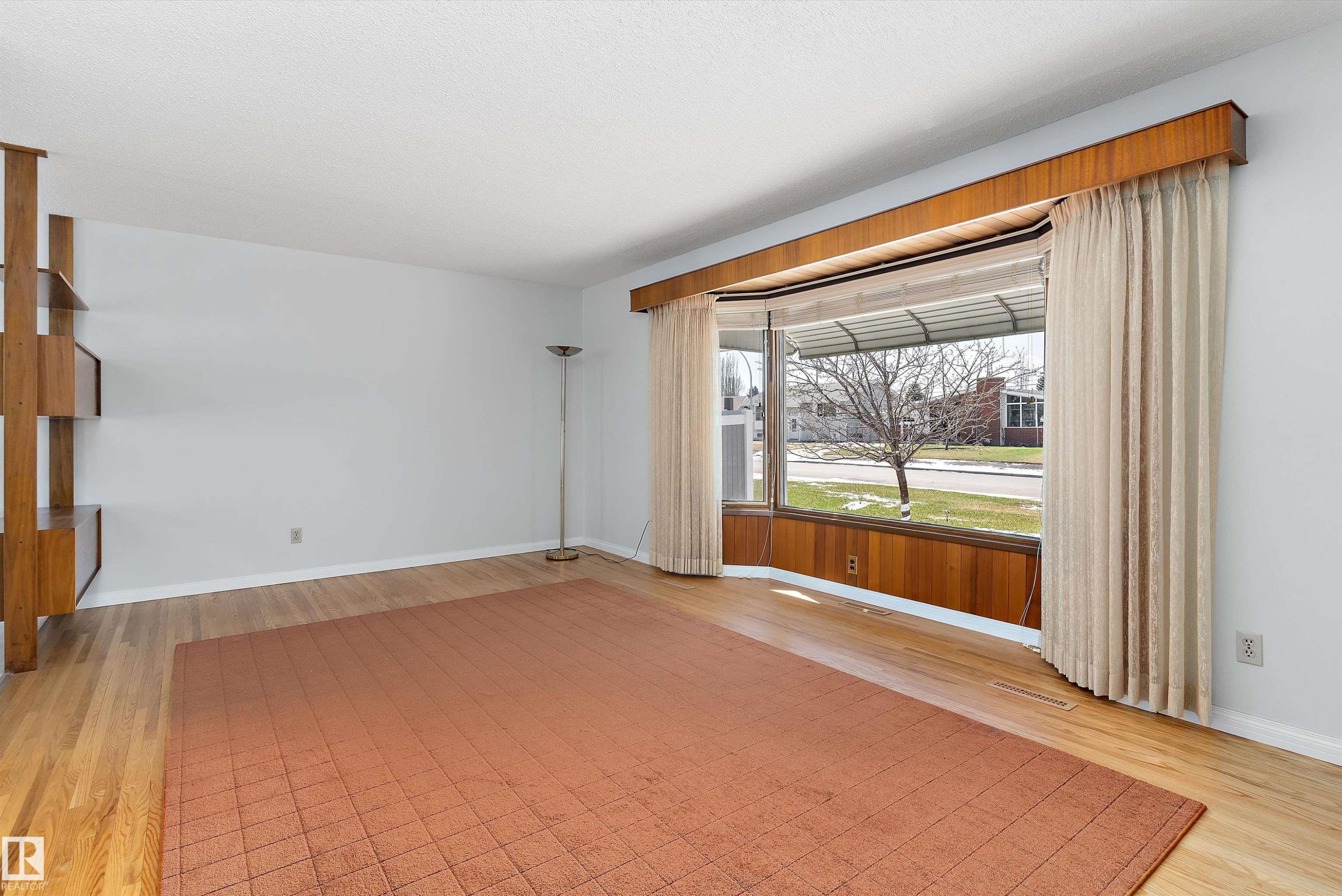 9411 68A Street, Edmonton, AB - Indoor Photo Showing Other Room